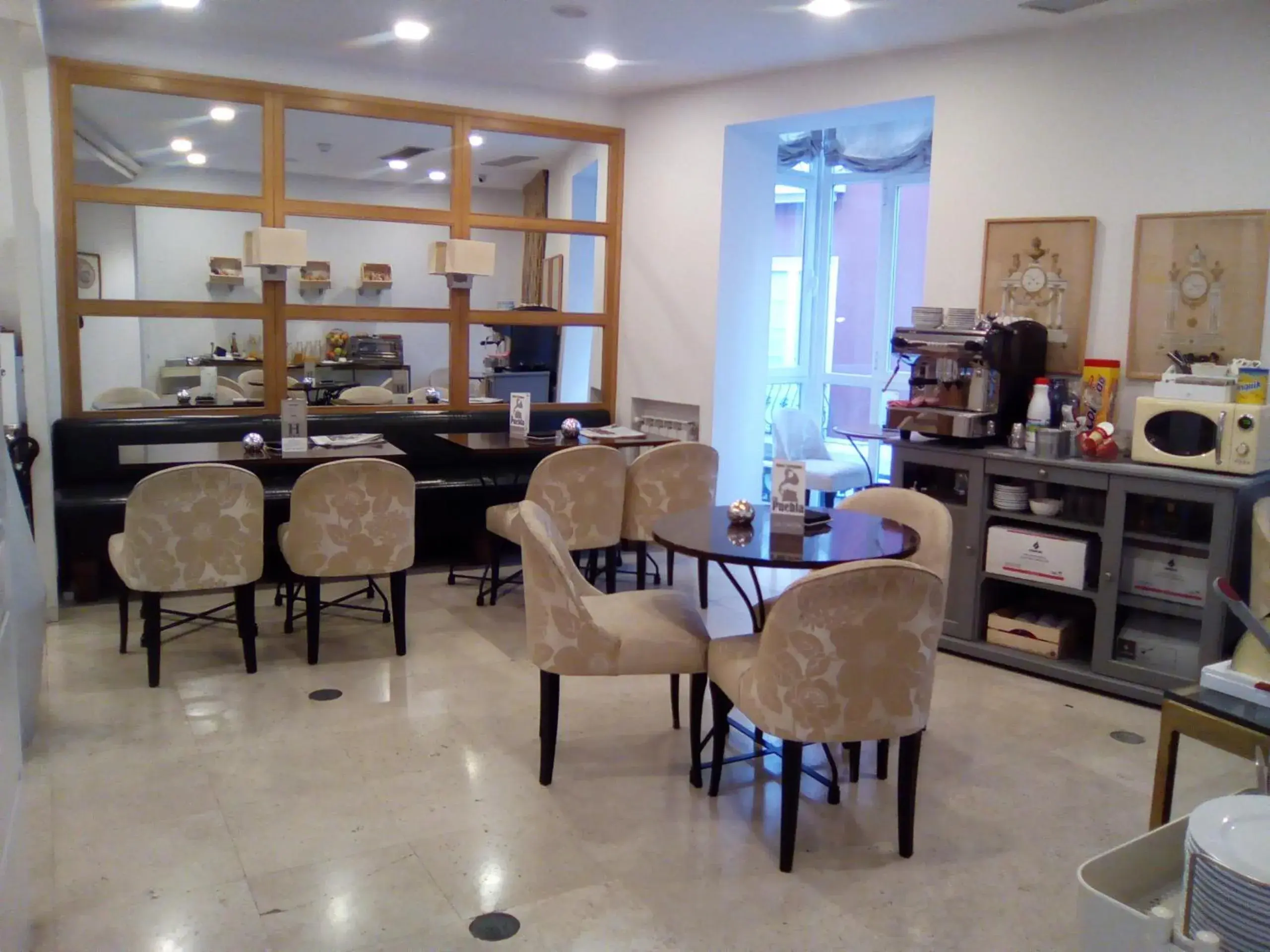 Lounge or bar in Hotel Cuéntame La Puebla Lounge or bar in Hotel Cuéntame La Puebla