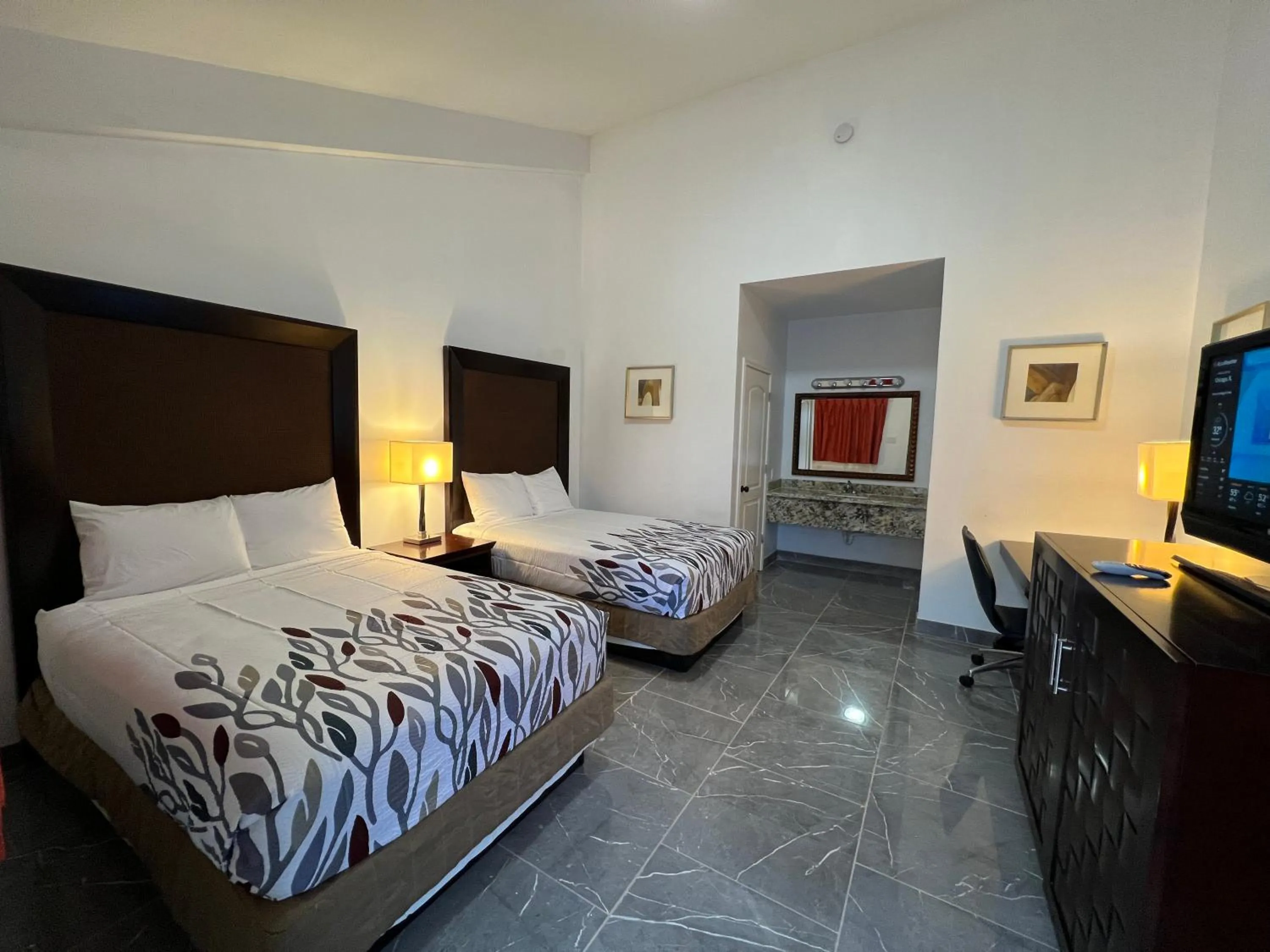 Bed in Bass Inn - Choke Canyon National Park