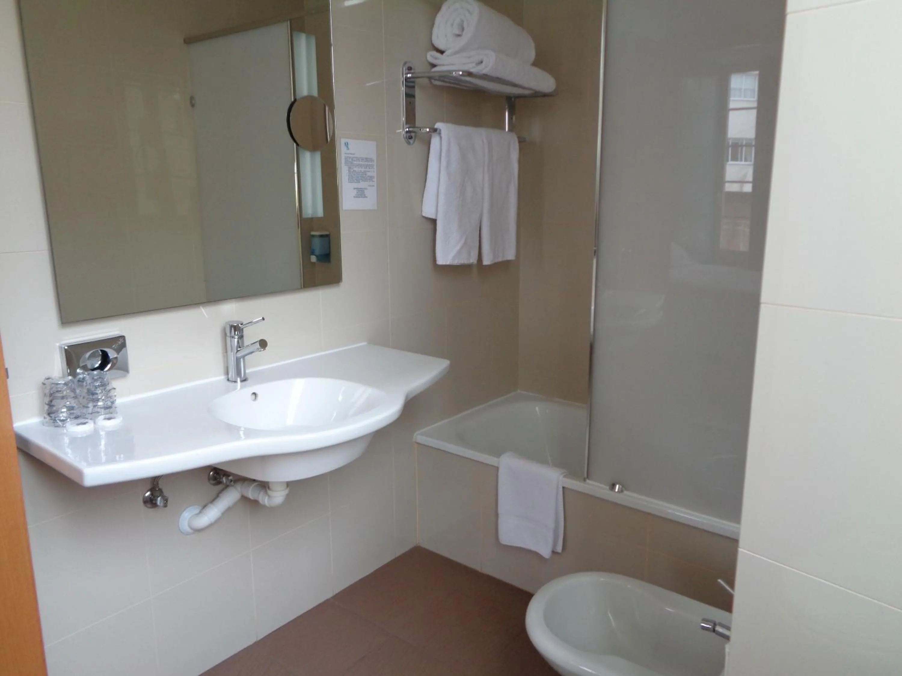 Toilet in Hotel Villa De Betanzos