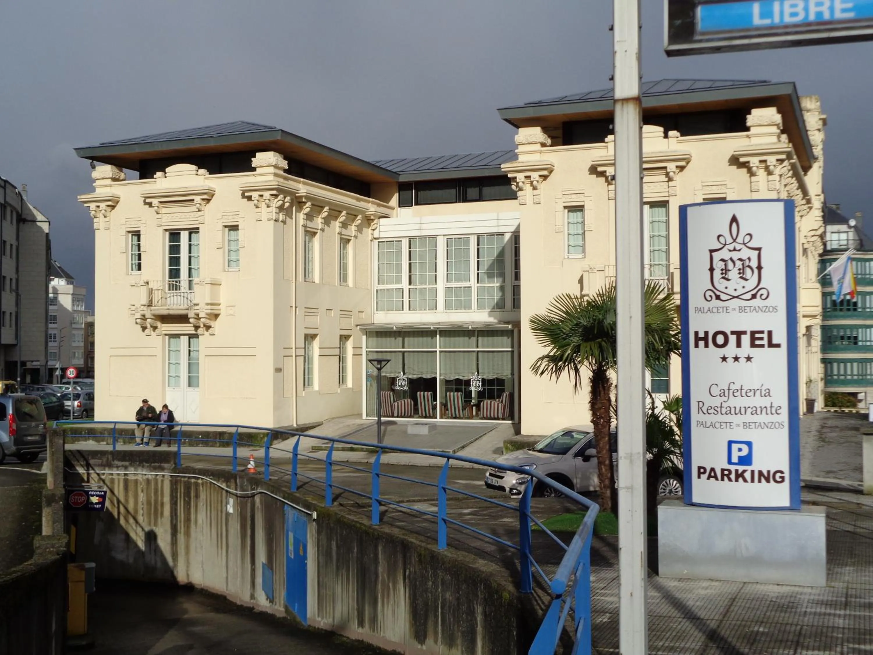 Property building in Hotel Villa De Betanzos