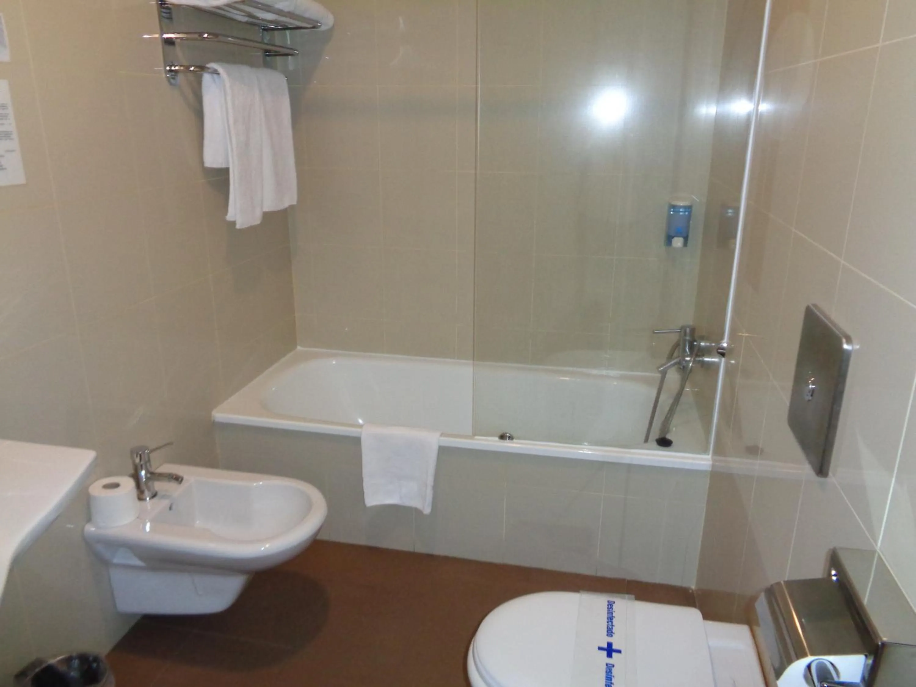 Toilet in Hotel Villa De Betanzos