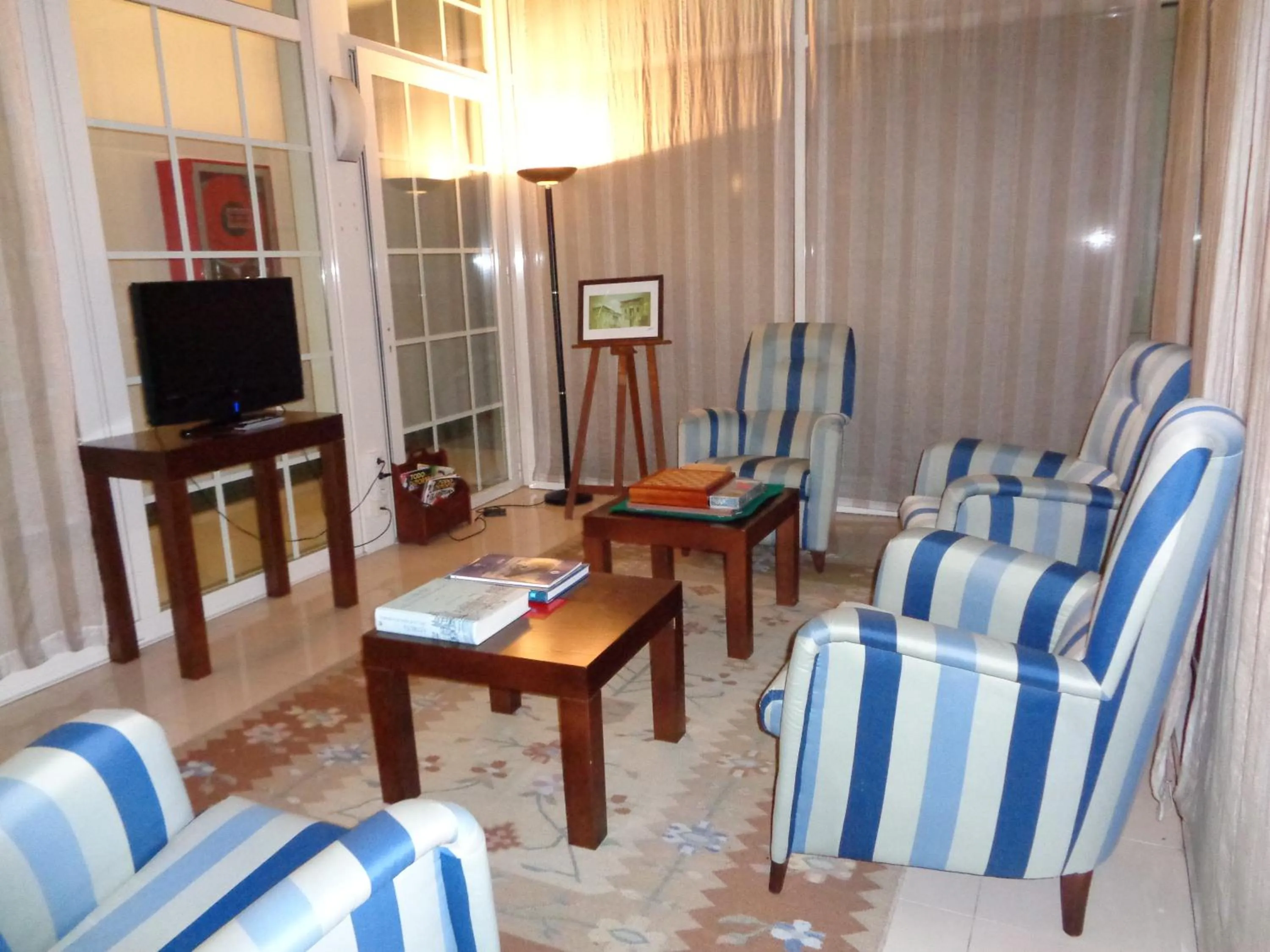 Communal lounge/ TV room in Hotel Villa De Betanzos