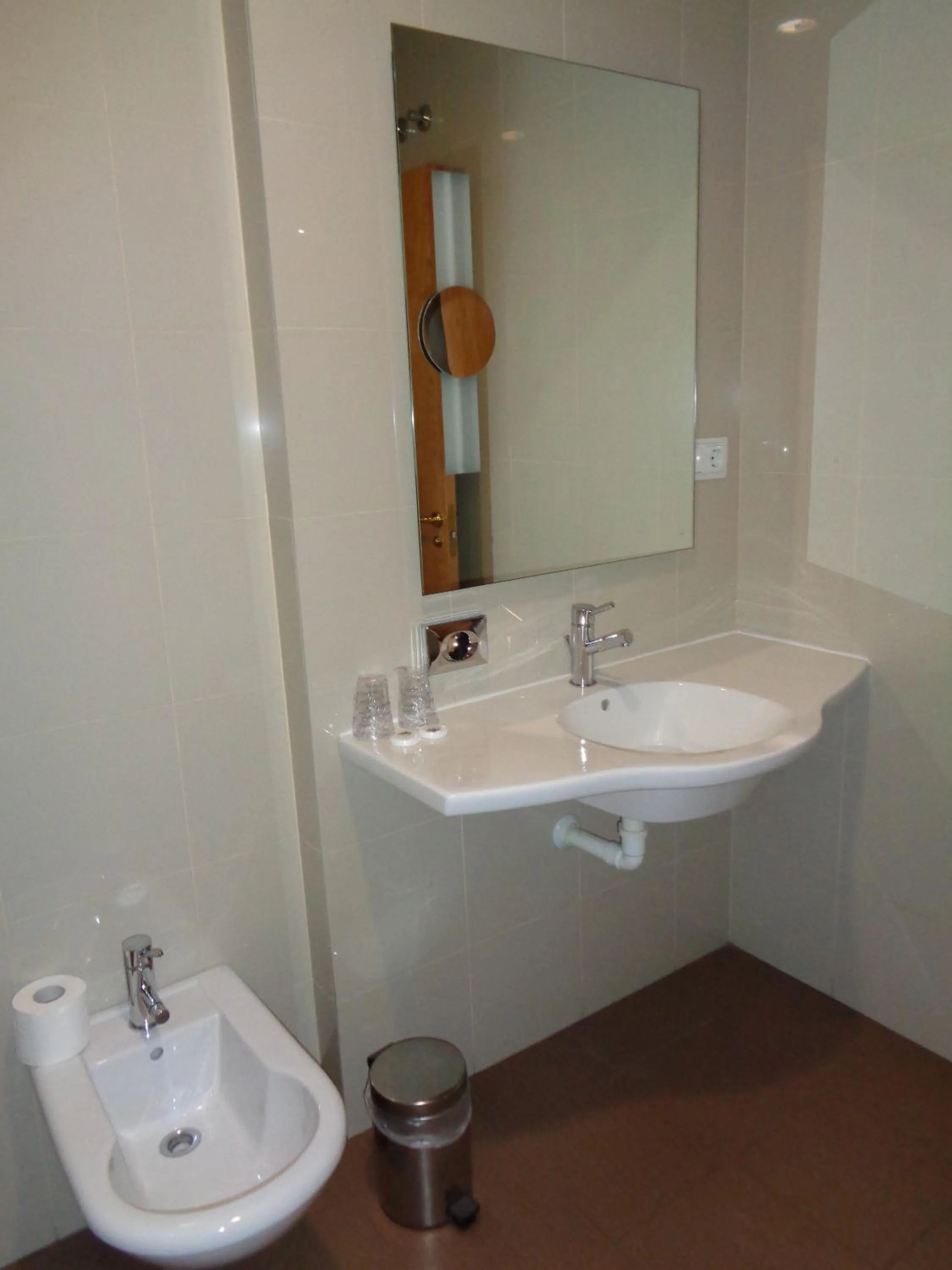 Toilet in Hotel Villa De Betanzos