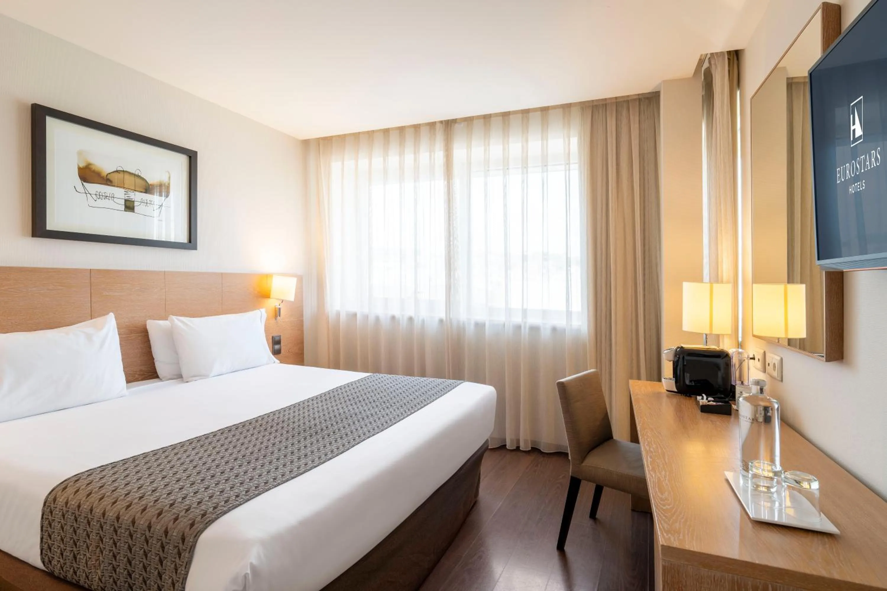 Bed in Eurostars Lucentum