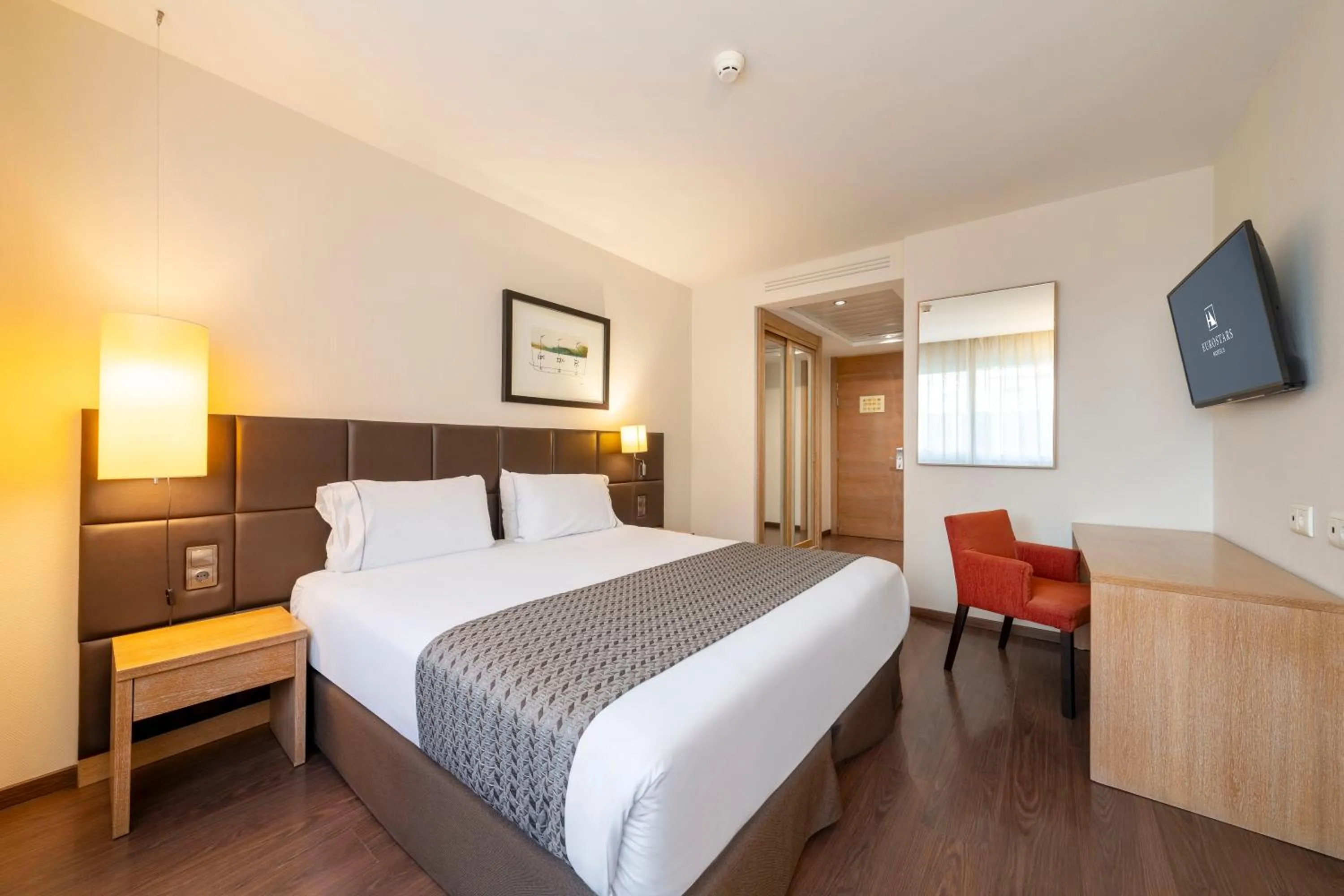 Bed in Eurostars Lucentum