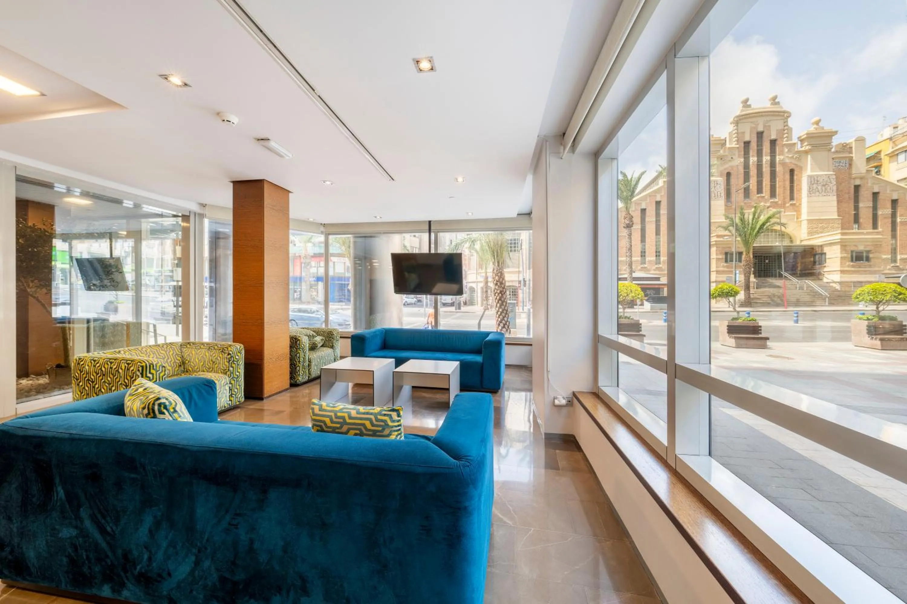 Lobby or reception in Eurostars Lucentum