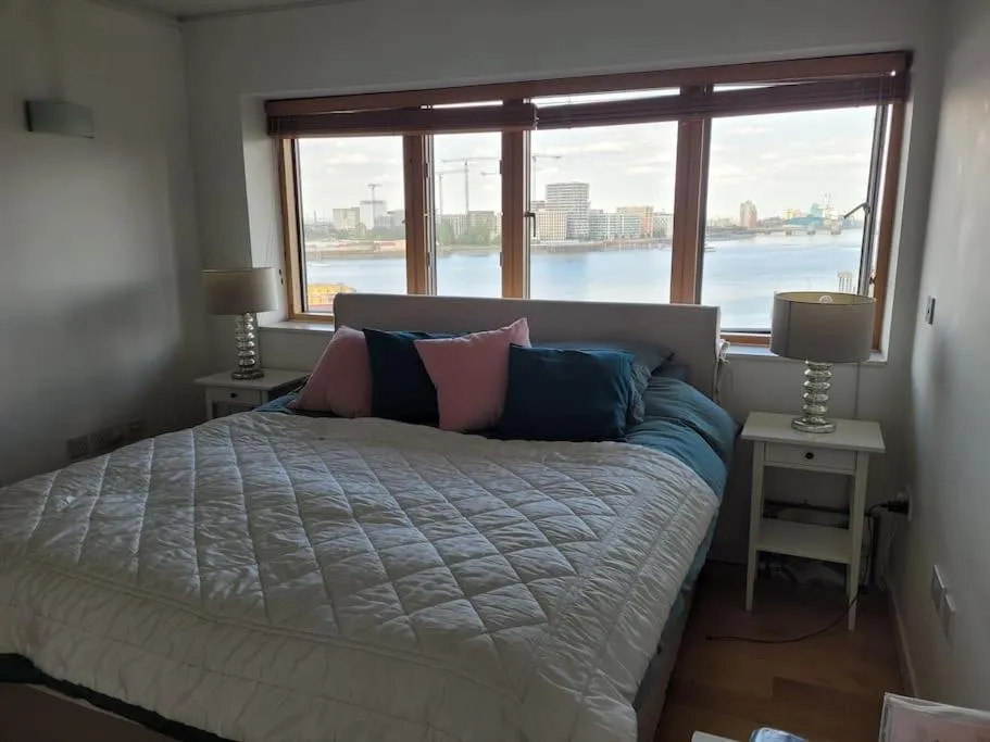 Bedroom, Bed in Stunning 3 Double Bedroom Apt in Greenwich near O2