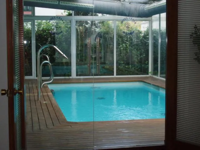 Swimming pool in Cèsar