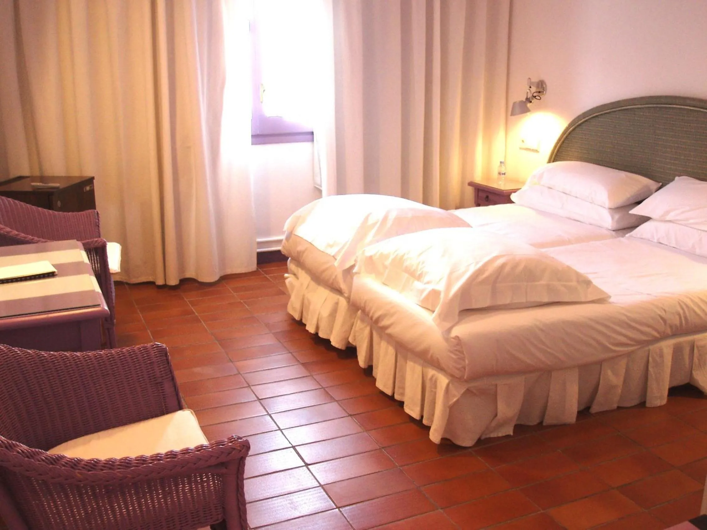 Photo of the whole room, Bed in Cèsar