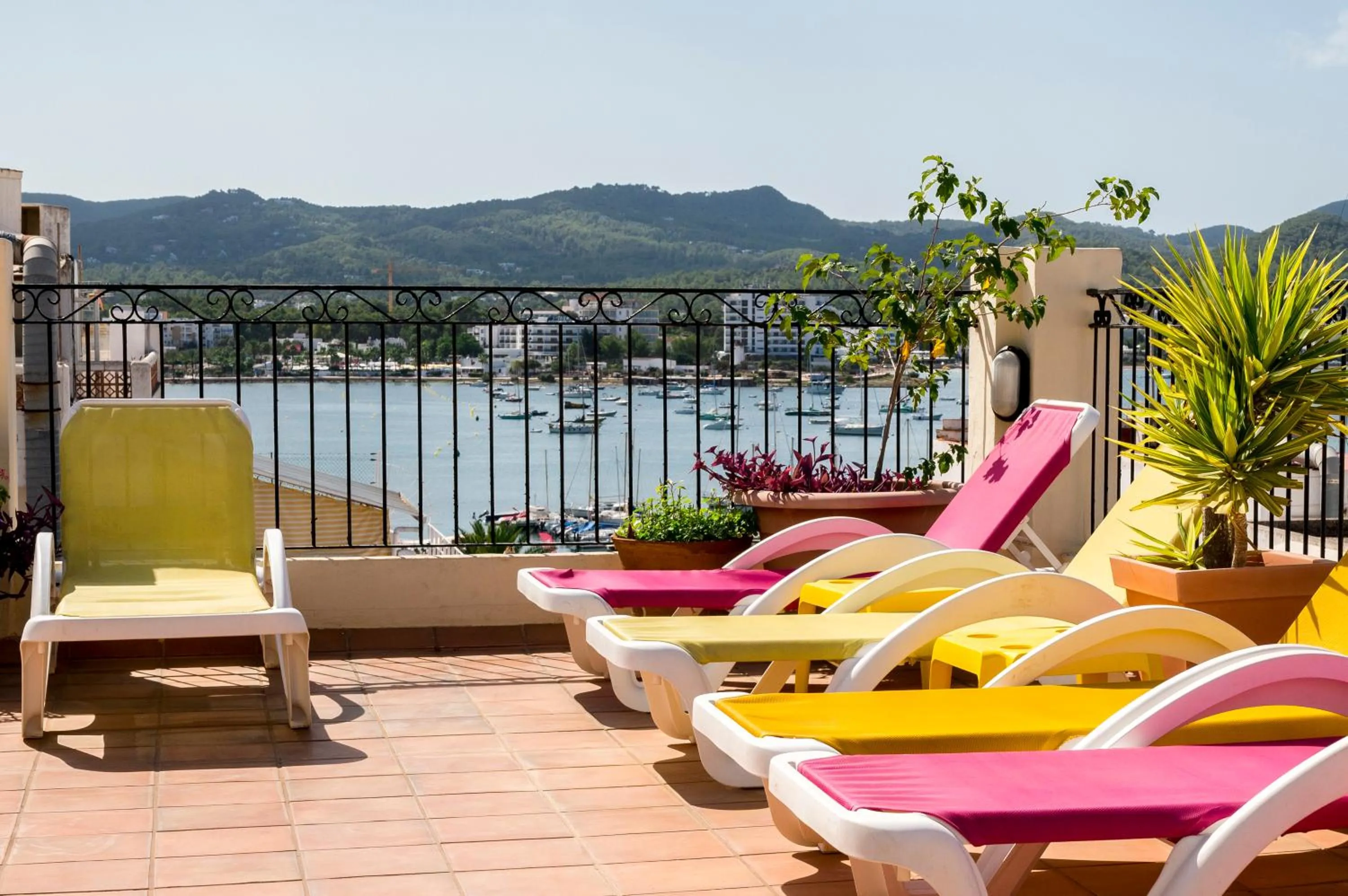 Swimming pool in Hostal Ferrer