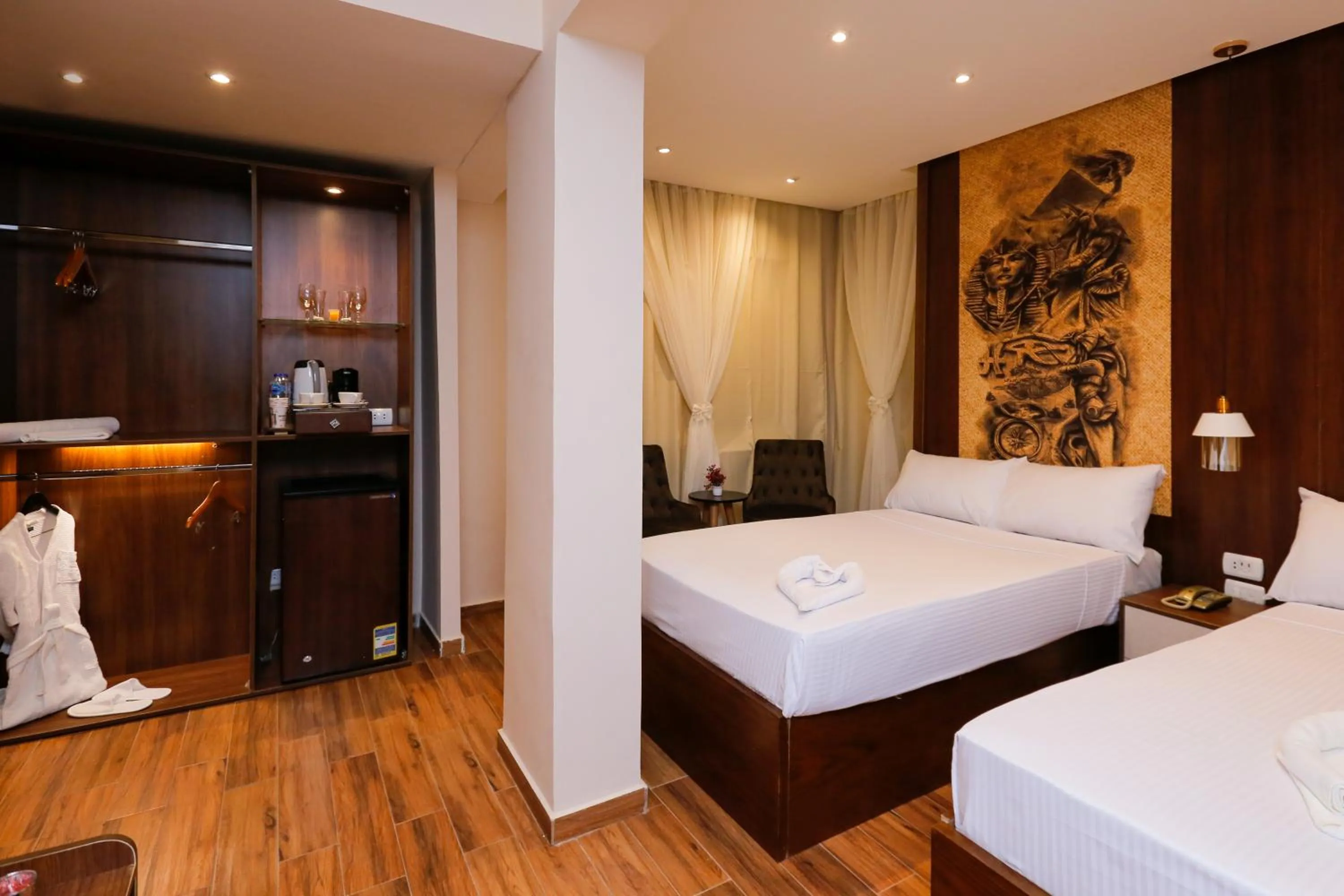 Bed in Sky Pyramids View Inn