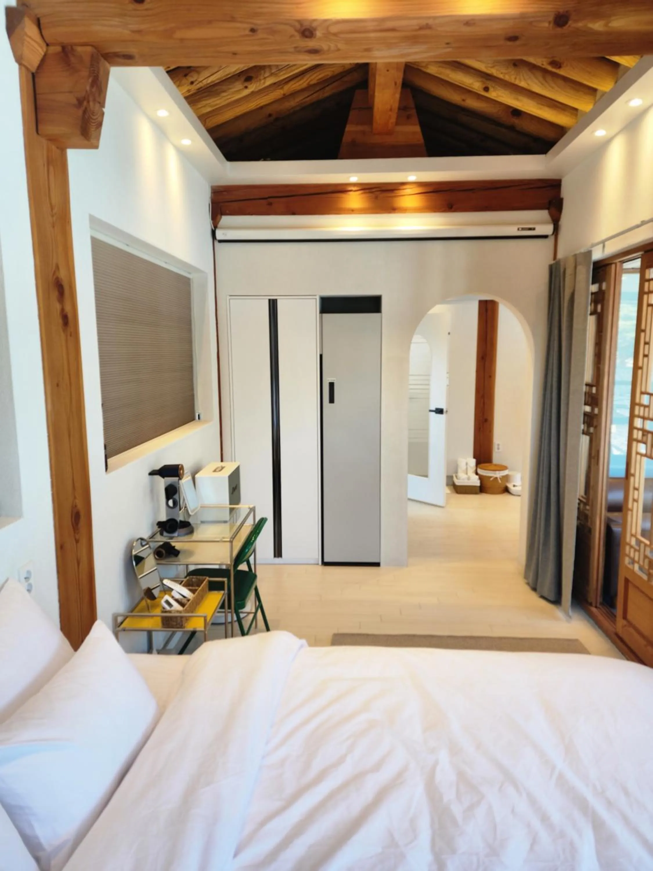 wardrobe, Bed in Hanokstay DUDURI
