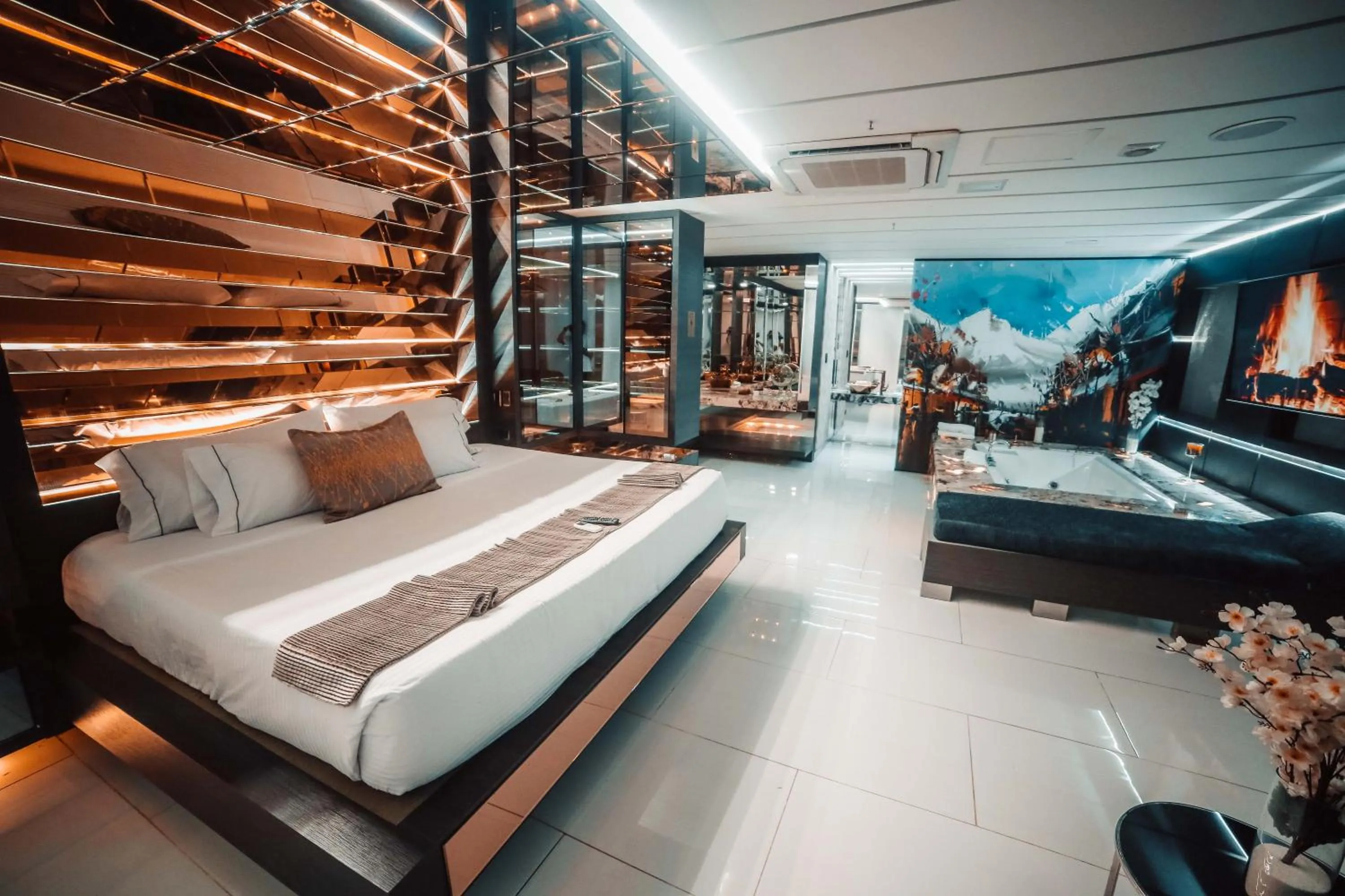 Photo of the whole room in 1Million Luxury Suites