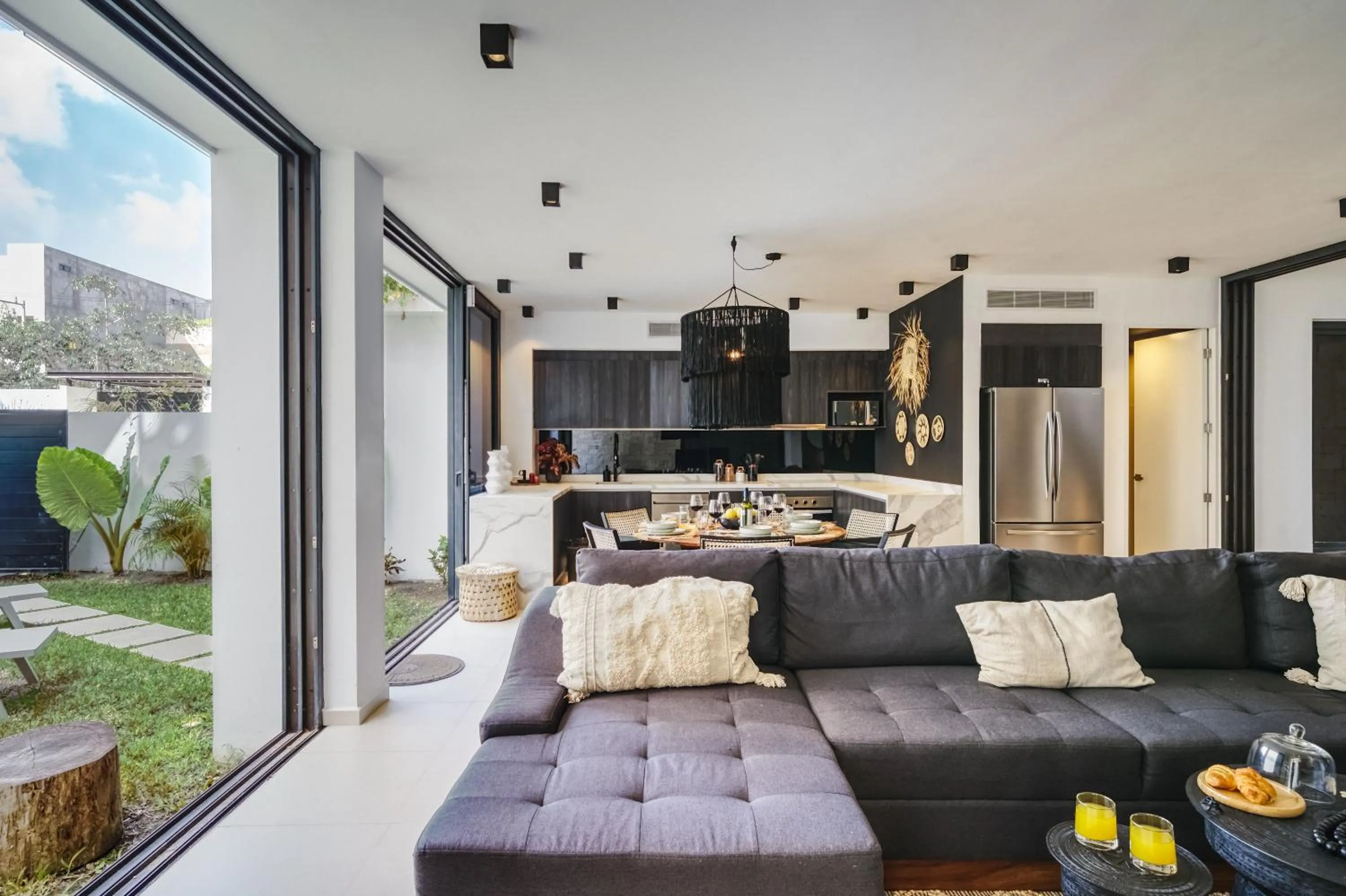 Kitchen or kitchenette in 2BR Coworking Freestanding Bathtub Private Pool