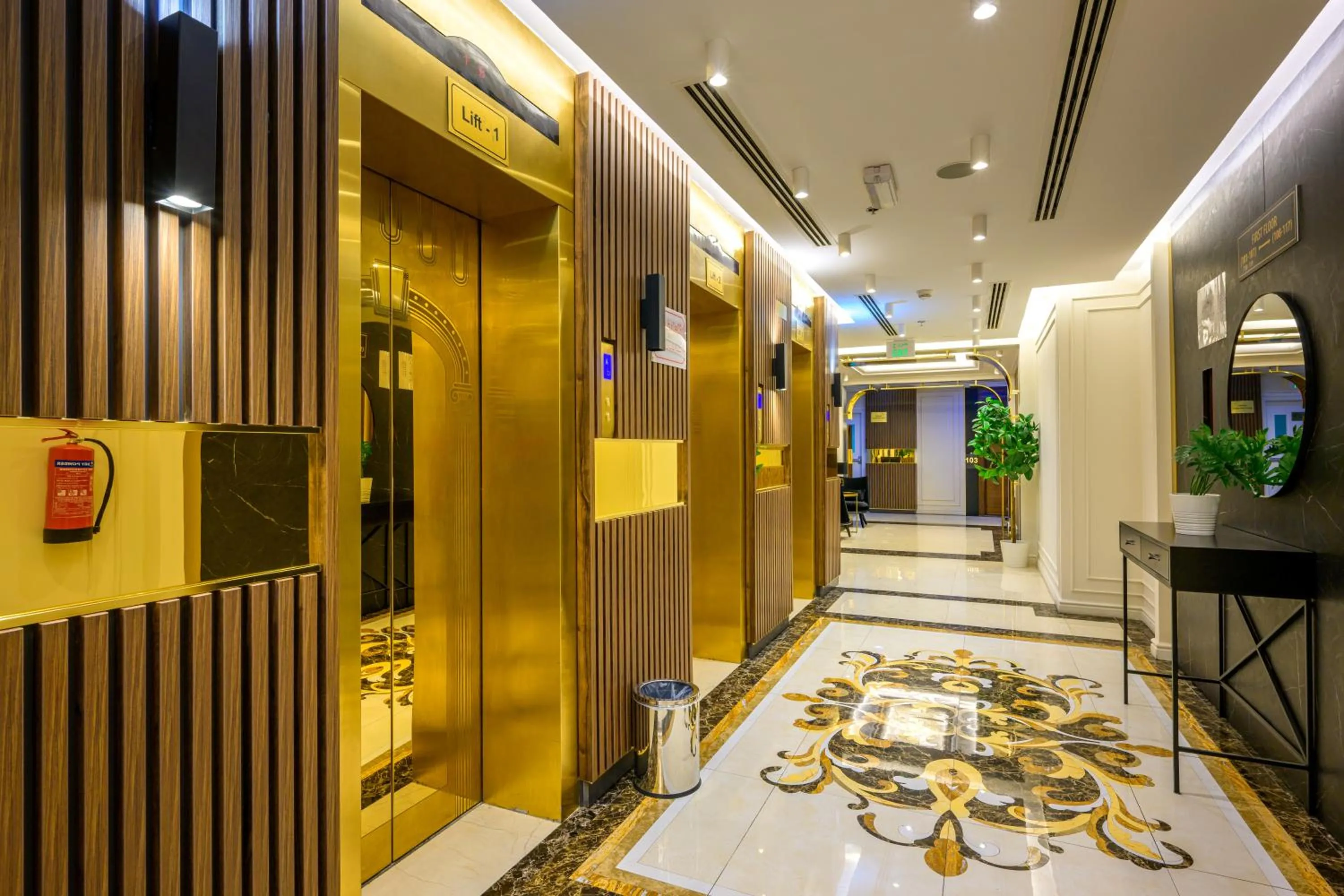 elevator in Abraj Royal Hotel