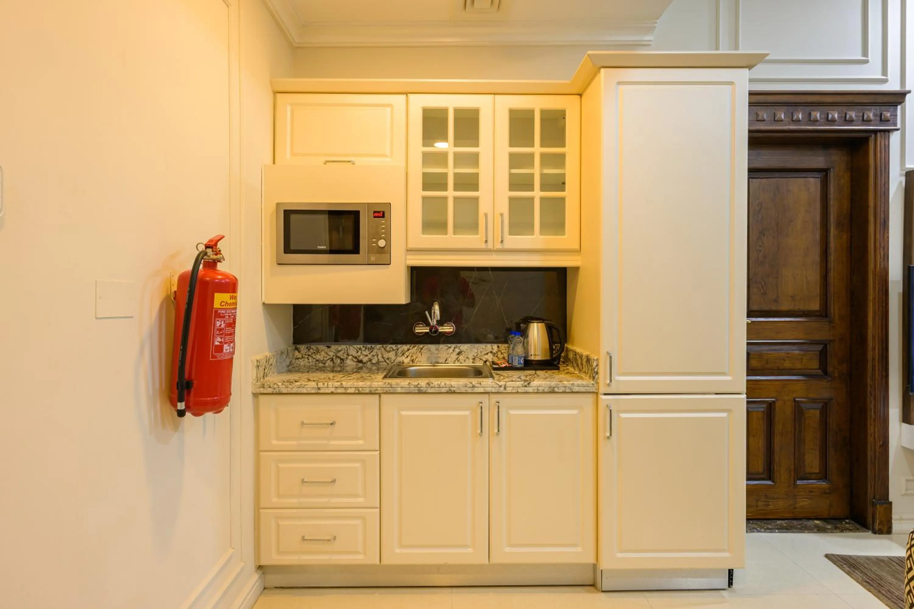 microwave in Abraj Royal Hotel