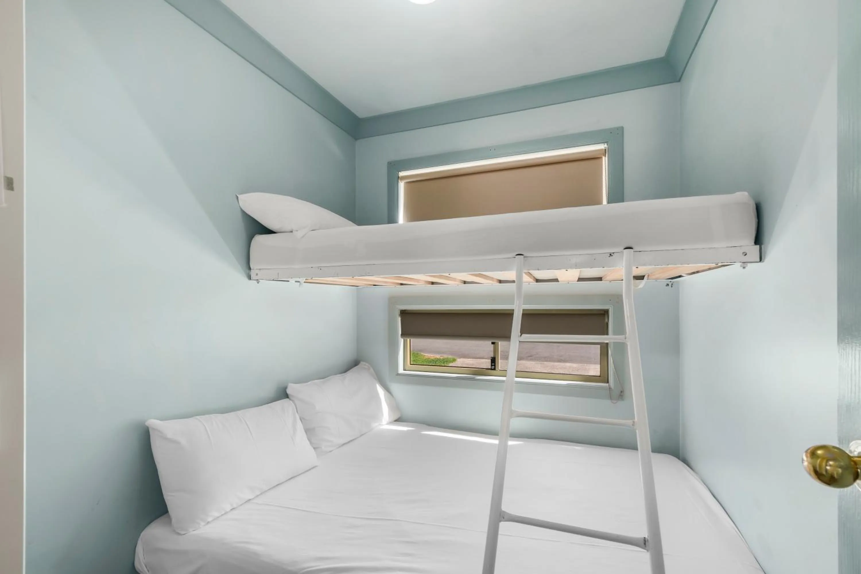 bunk bed, Bed in Moss Vale Holiday Park