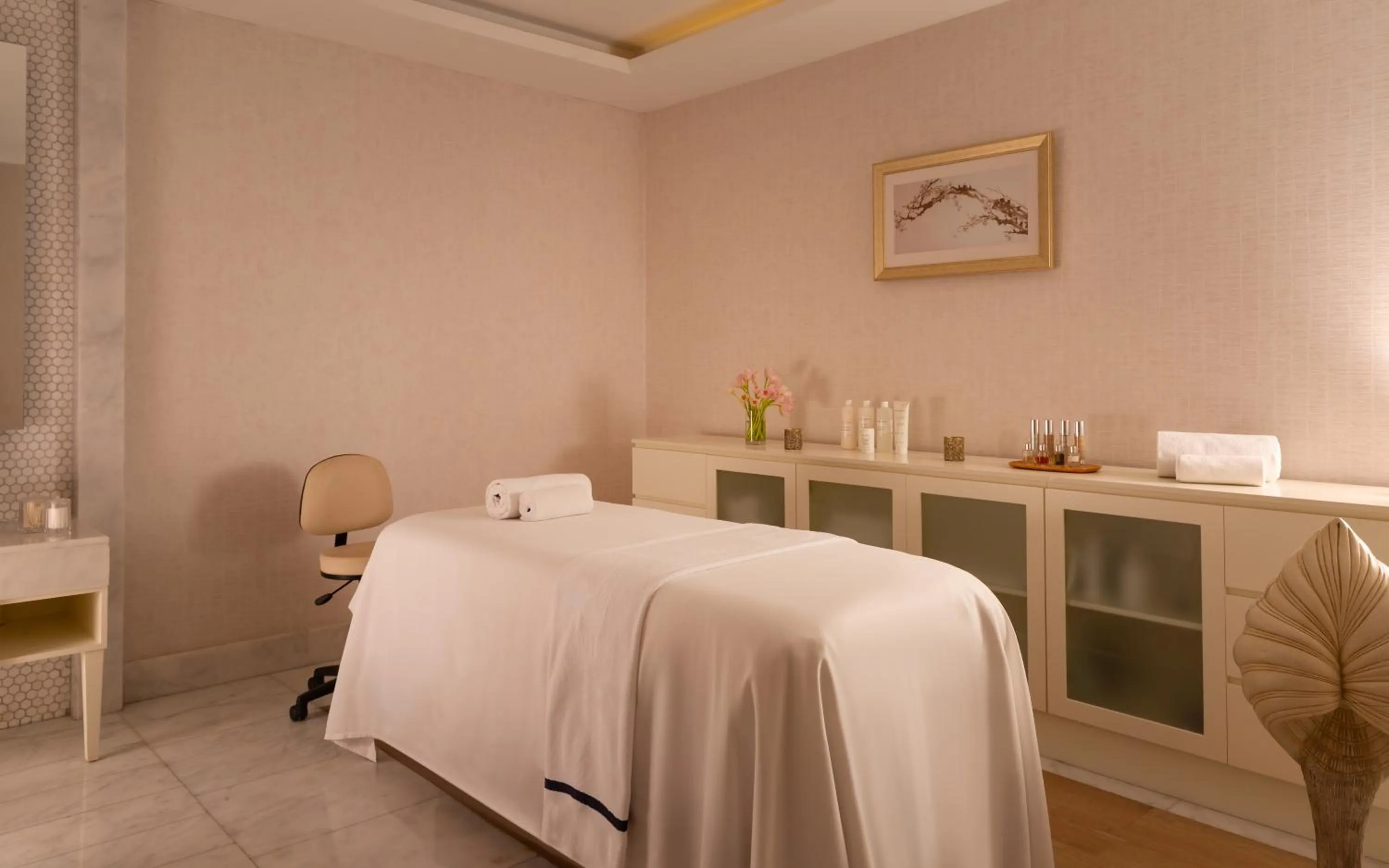 Spa and wellness centre/facilities, Bed in Badamdar Hotel and Residences