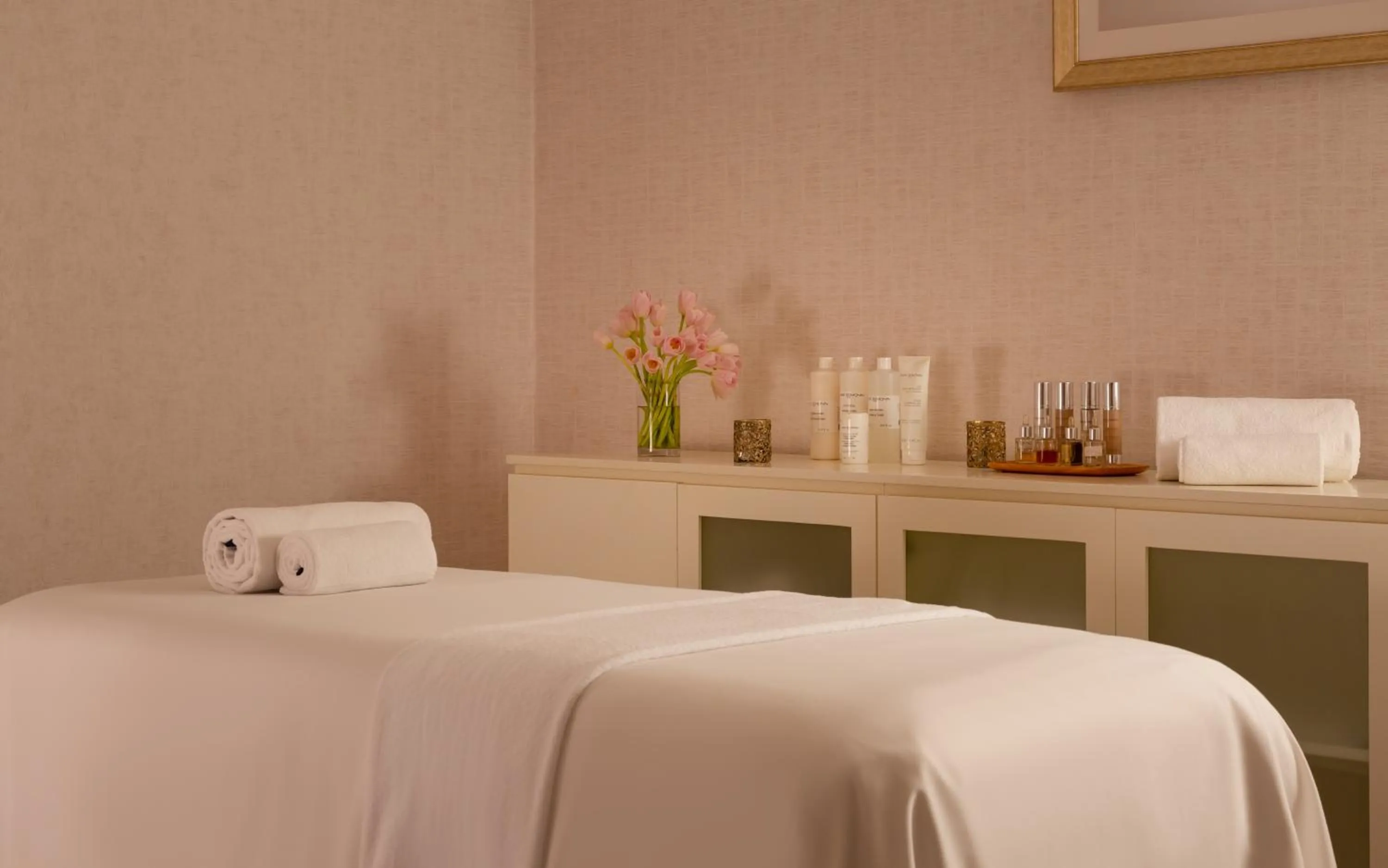 Spa and wellness centre/facilities, Bed in Badamdar Hotel and Residences