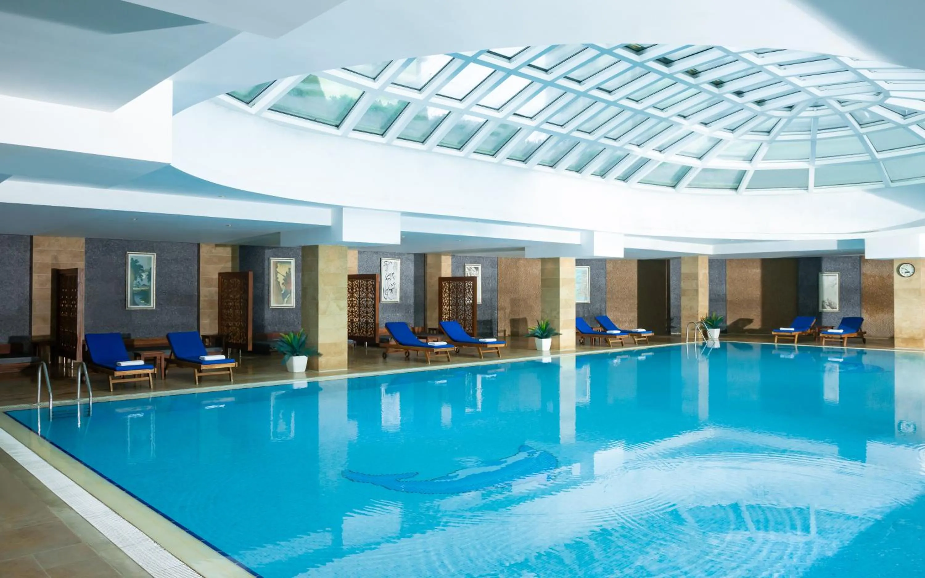 Swimming pool in Badamdar Hotel and Residences