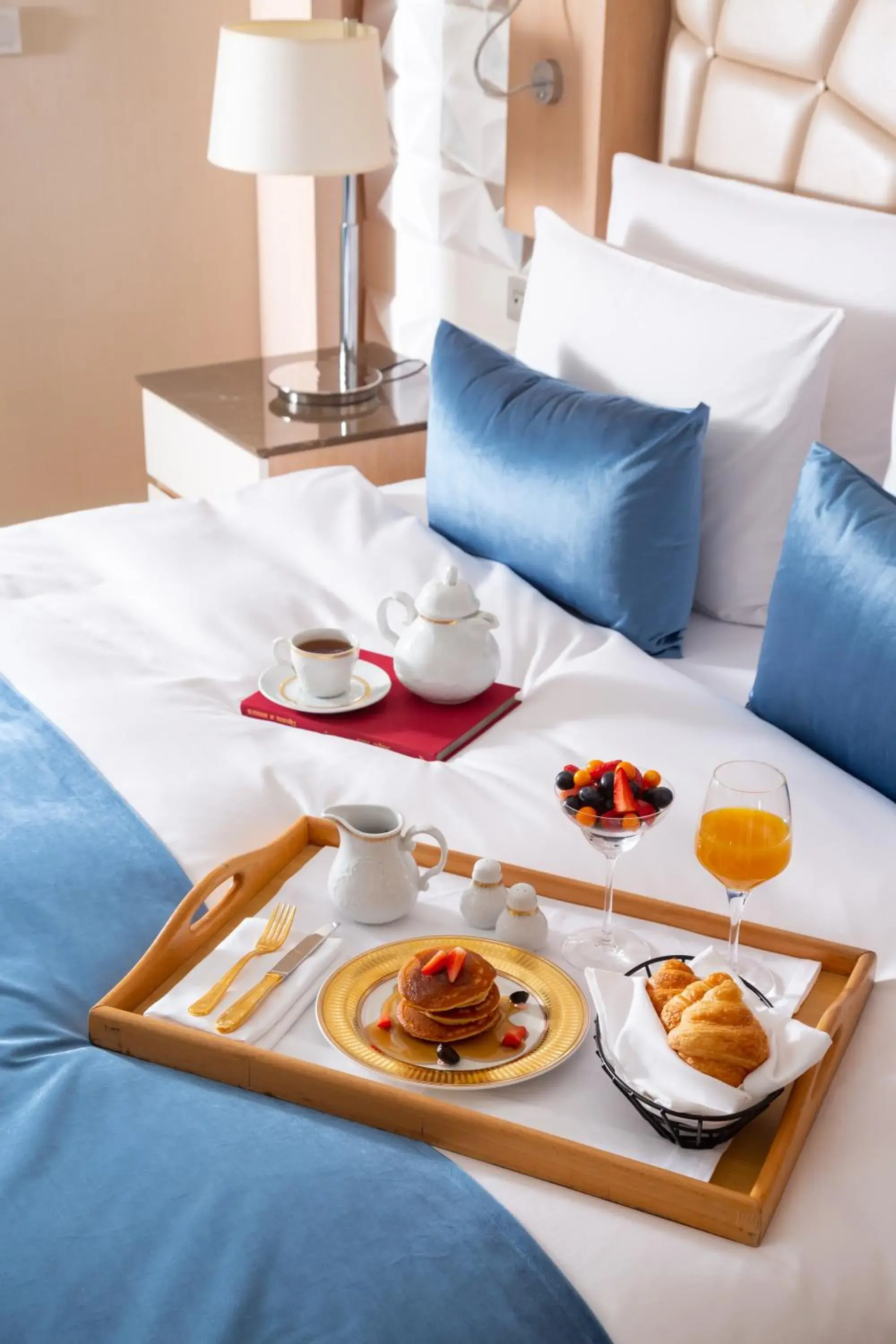 Breakfast, Bed in Badamdar Hotel and Residences Breakfast, Bed in Badamdar Hotel and Residences