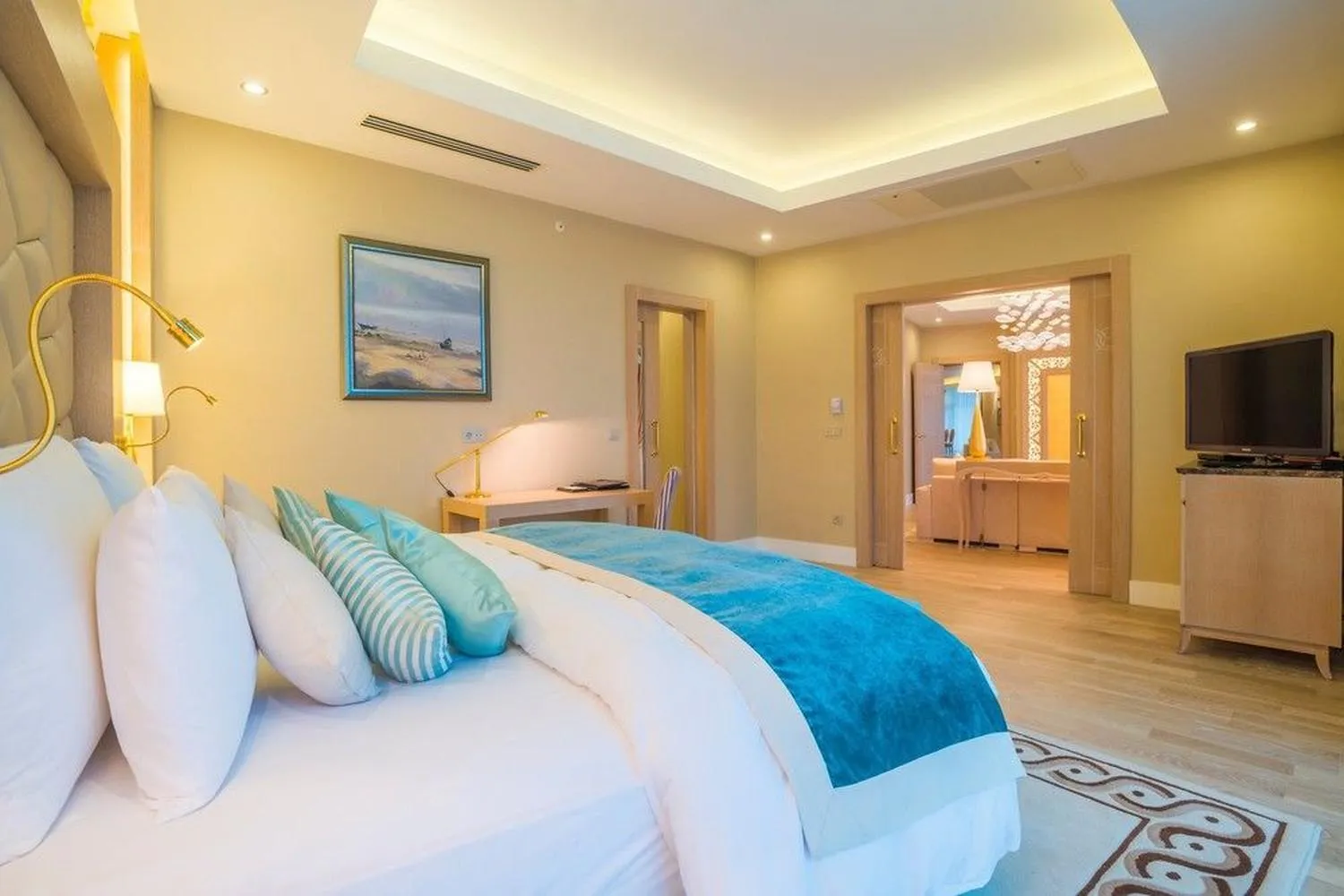 Bed in Badamdar Hotel and Residences