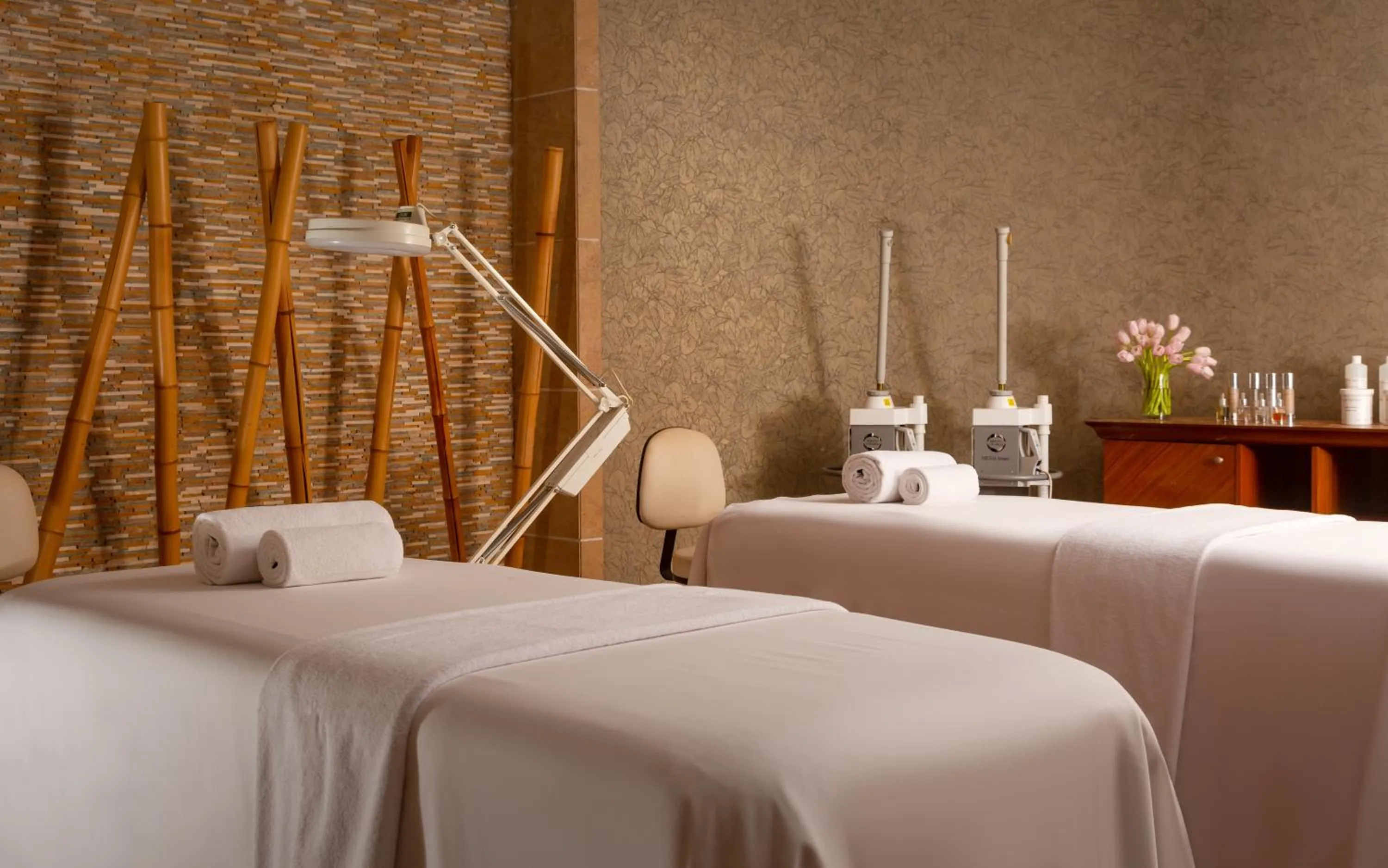 Spa and wellness centre/facilities, Bed in Badamdar Hotel and Residences