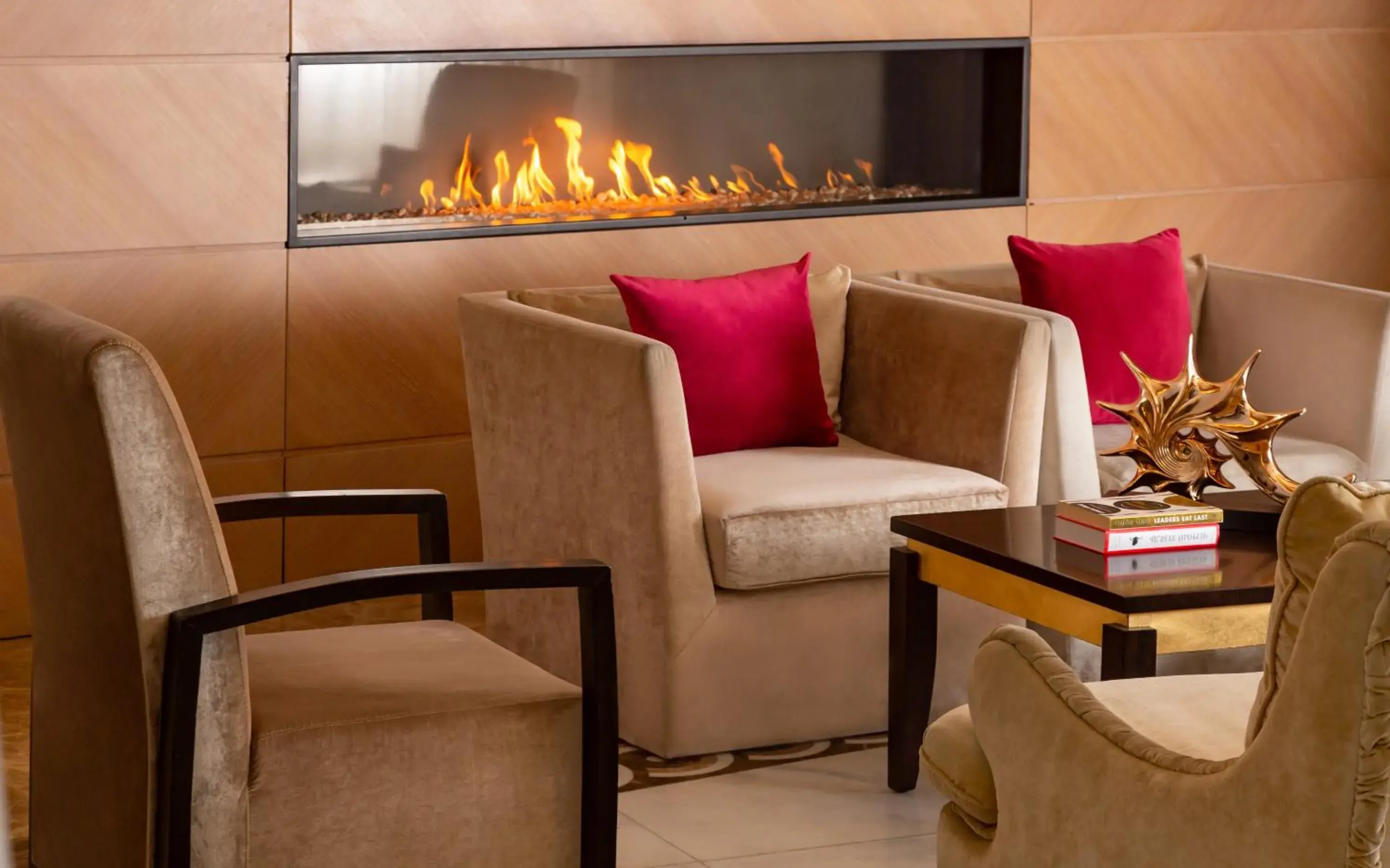 Lobby or reception in Badamdar Hotel and Residences Lobby or reception in Badamdar Hotel and Residences