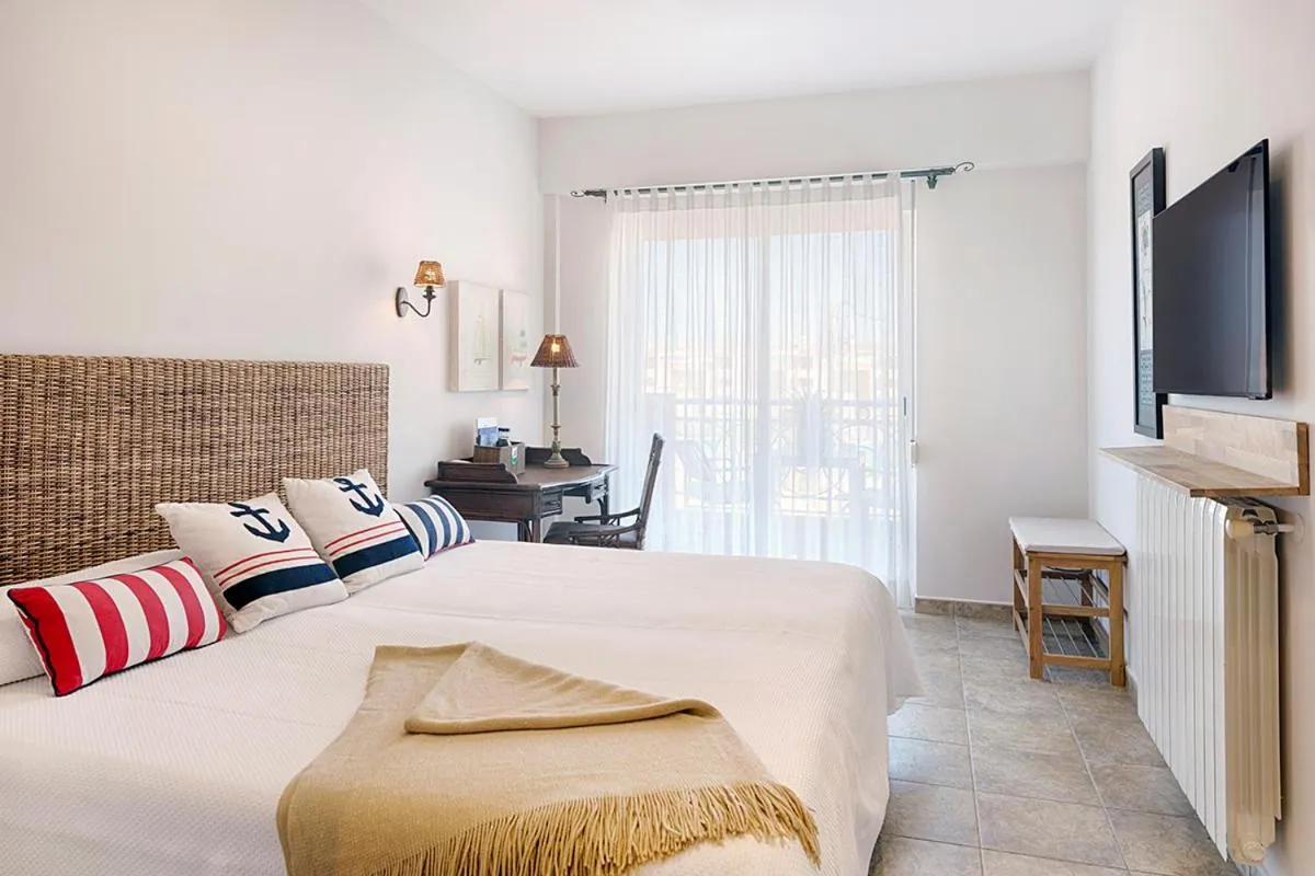 Decorative detail, Bed in Hotel Noguera Mar