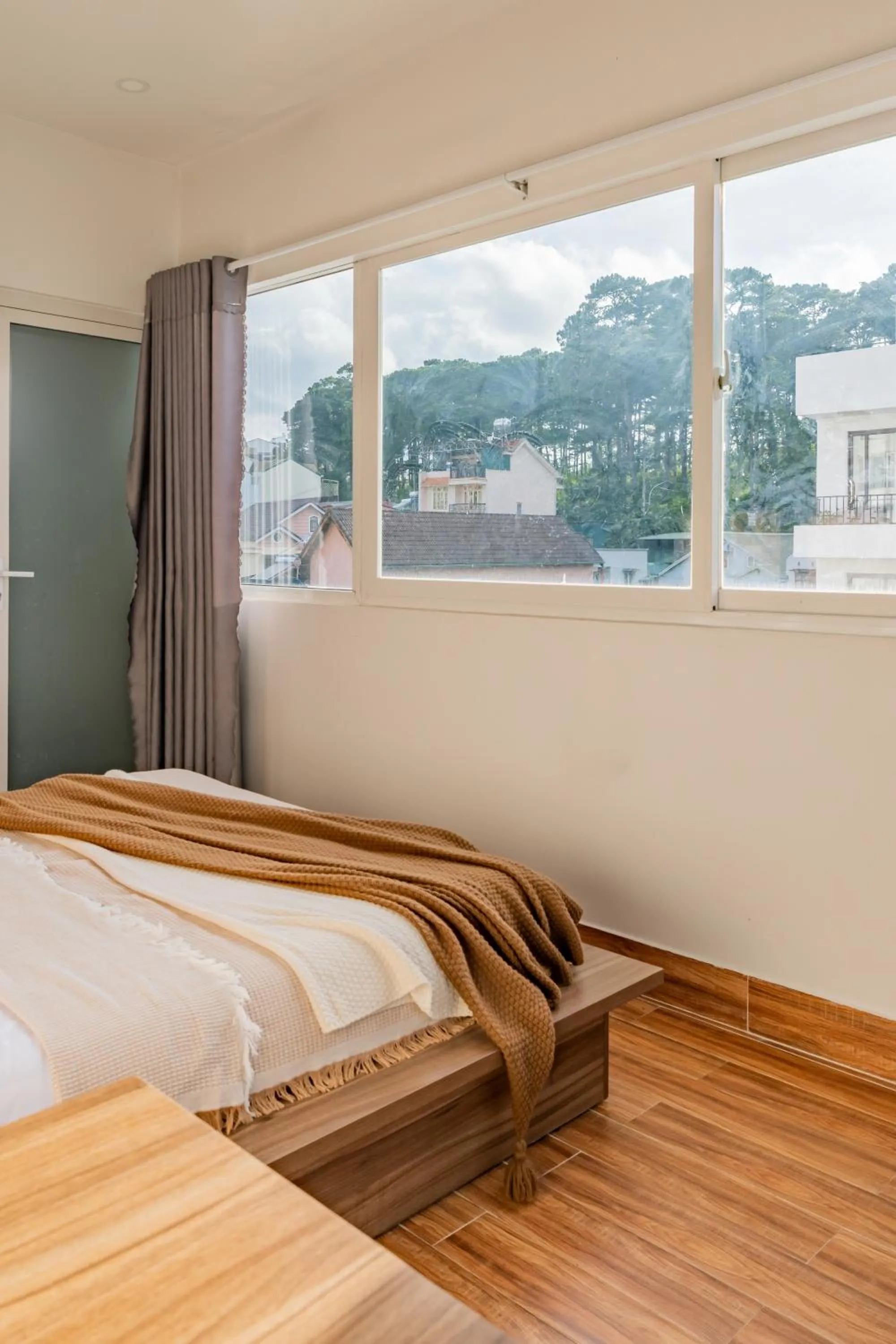 Bed in The Morris Central Hotel - O'TEL