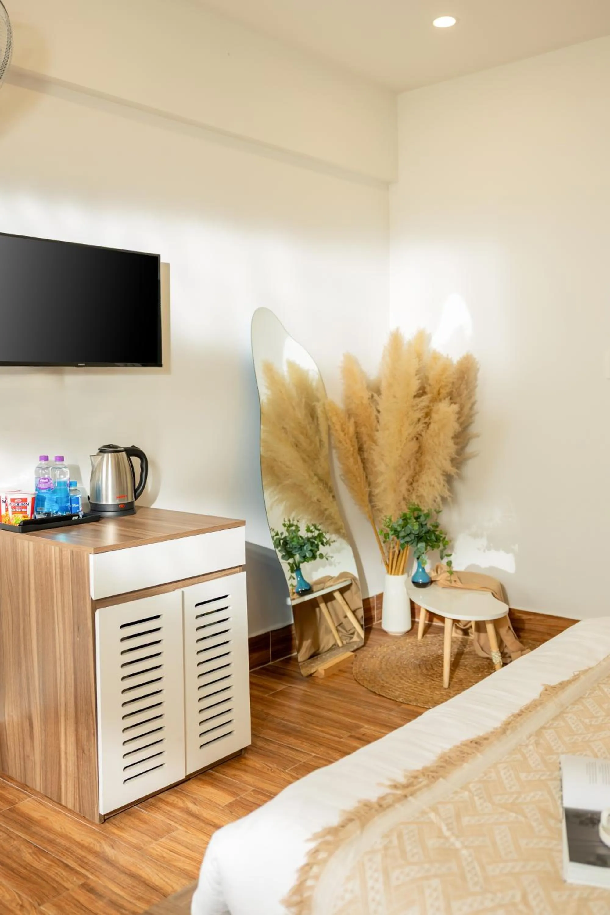 TV and multimedia in The Morris Central Hotel - O'TEL