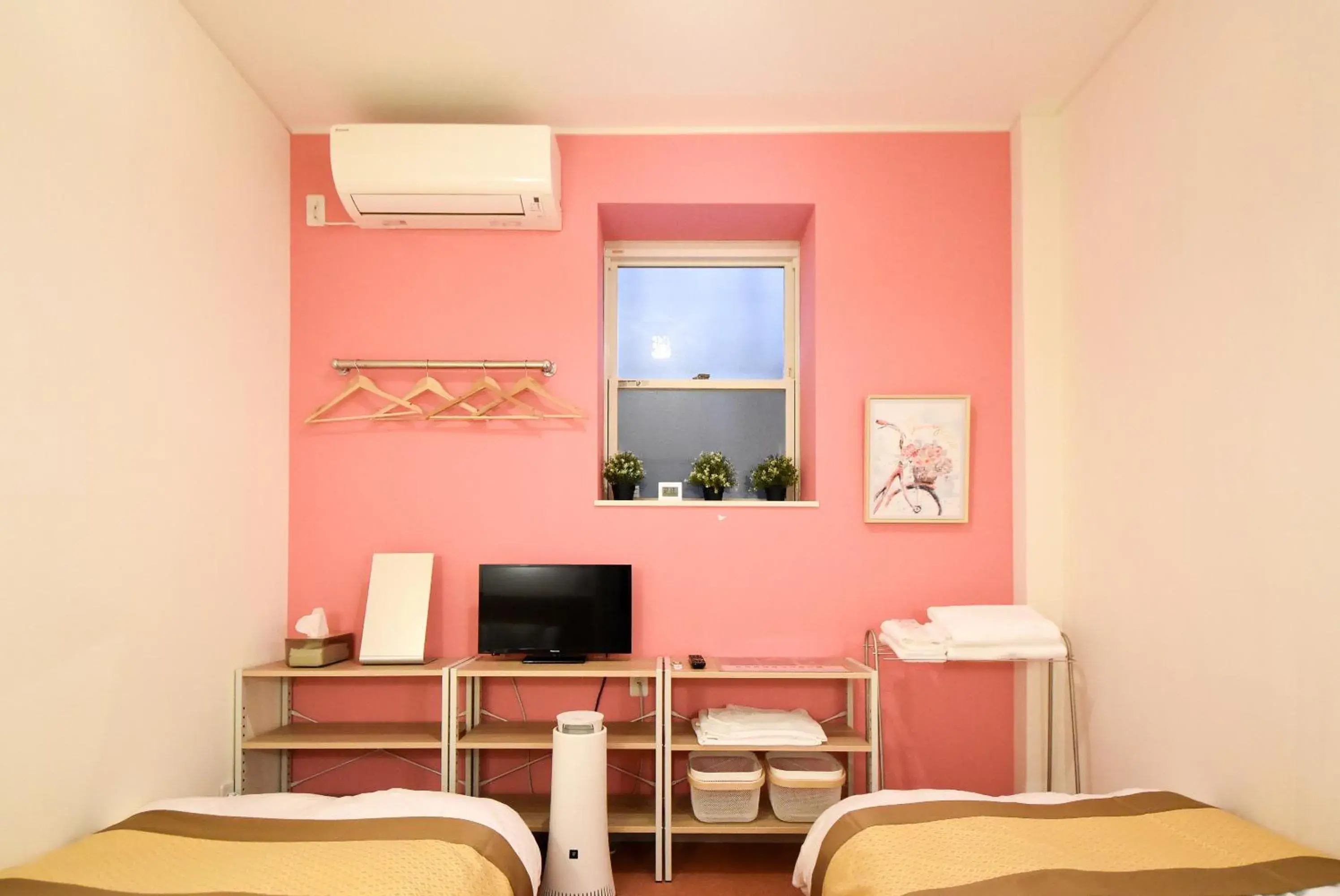 Twin Room with Shared Bathroom - single occupancy in Comfy Stay Sarusawaike Twin Room with Shared Bathroom - single occupancy in Comfy Stay Sarusawaike
