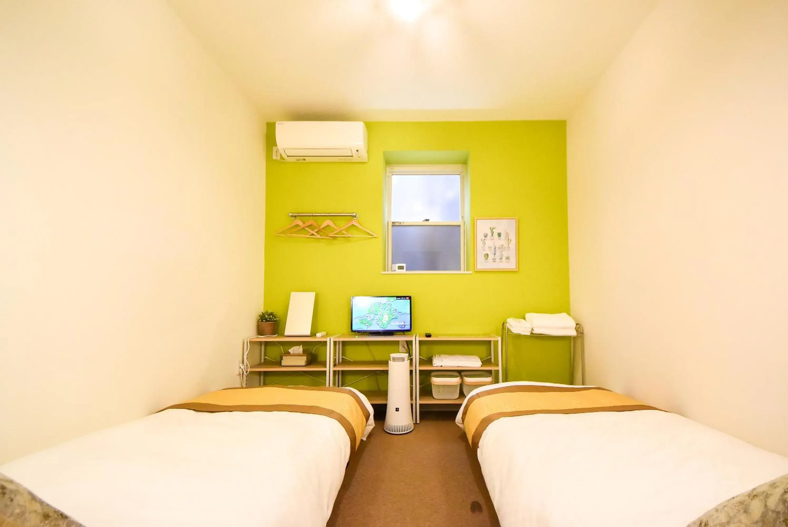 Twin Room with Shared Bathroom - single occupancy in Comfy Stay Sarusawaike Twin Room with Shared Bathroom - single occupancy in Comfy Stay Sarusawaike