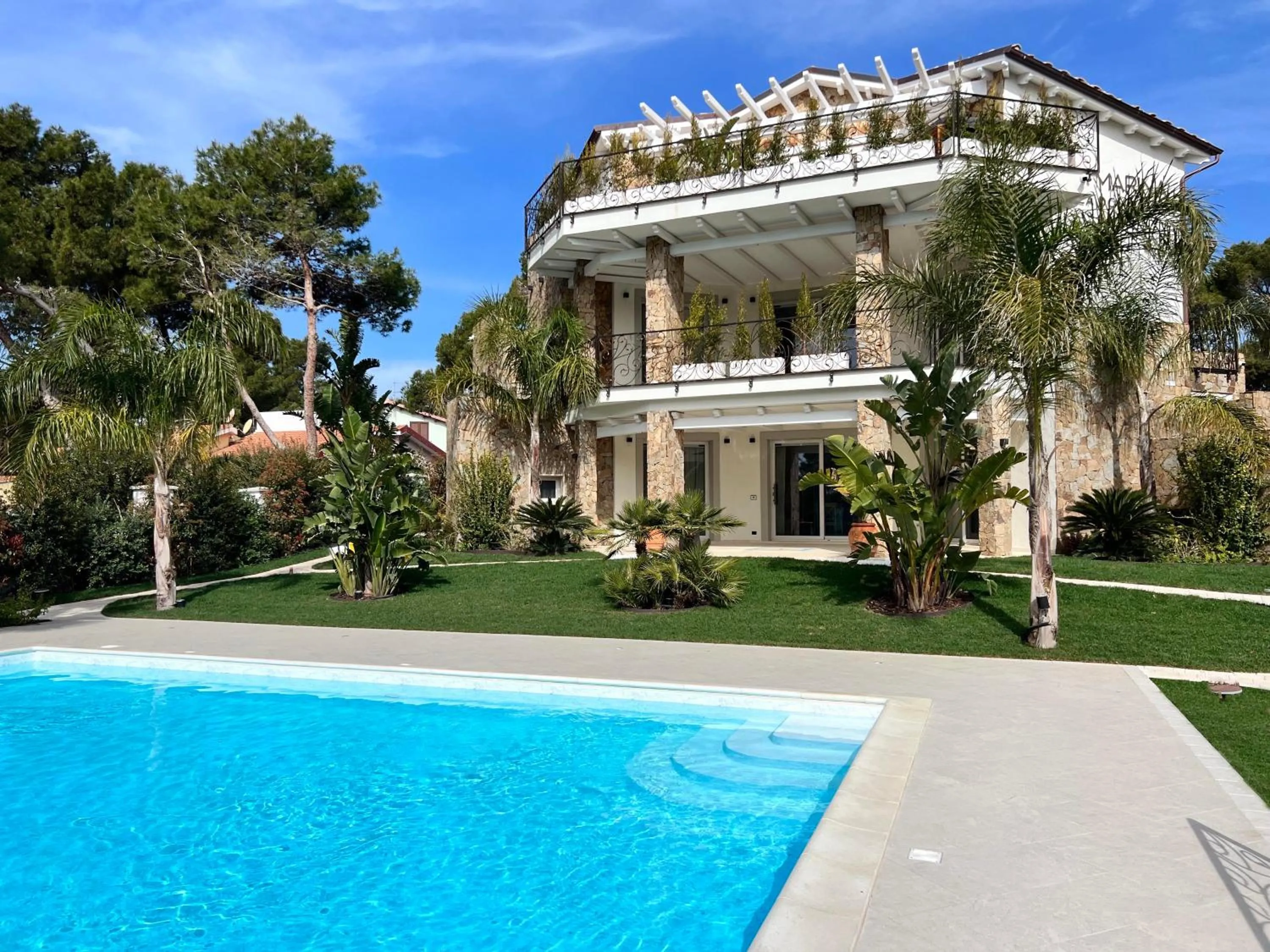 Aquamarina Pavoncella Blu & SPA