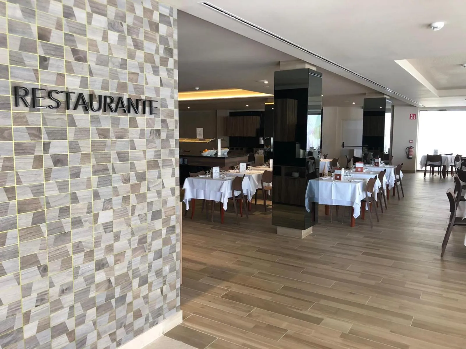 Restaurant/places to eat in Les Dunes Comodoro