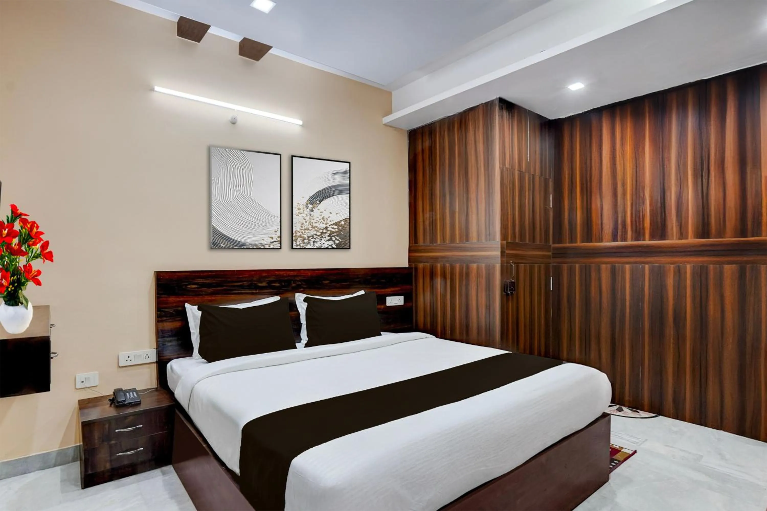 Super Collection O Patliputra Sports Complex Formerly Wellfood Inn