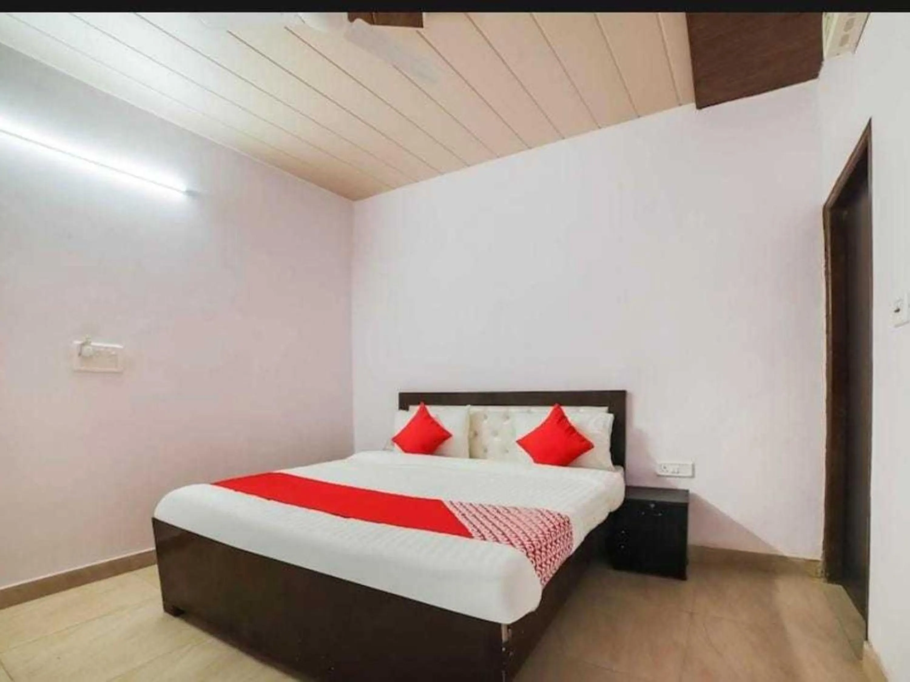 Bedroom, Bed in Hotel O KL khari Near Ashoka Park Mein Metro