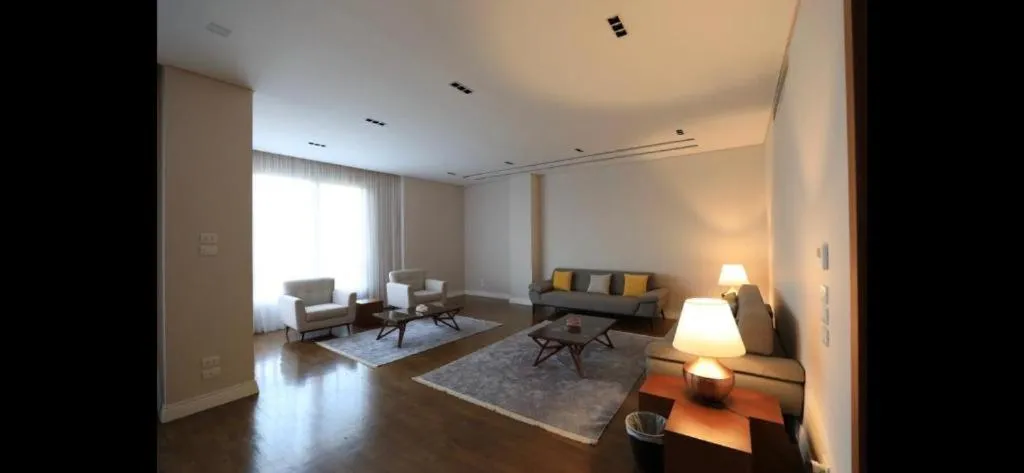 Three-Bedroom Apartment with Balcony in Maison 7