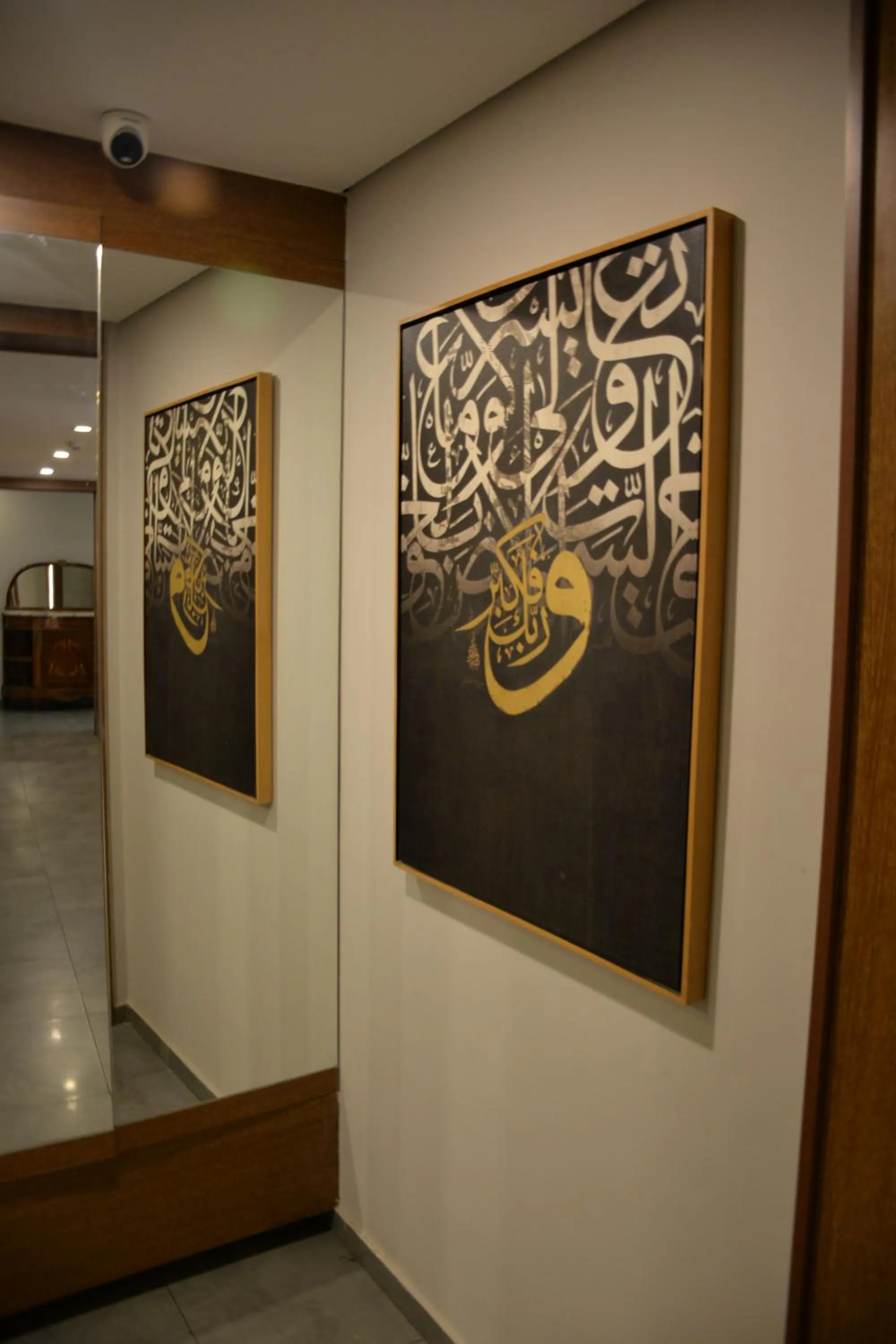 Property building in Maison 7