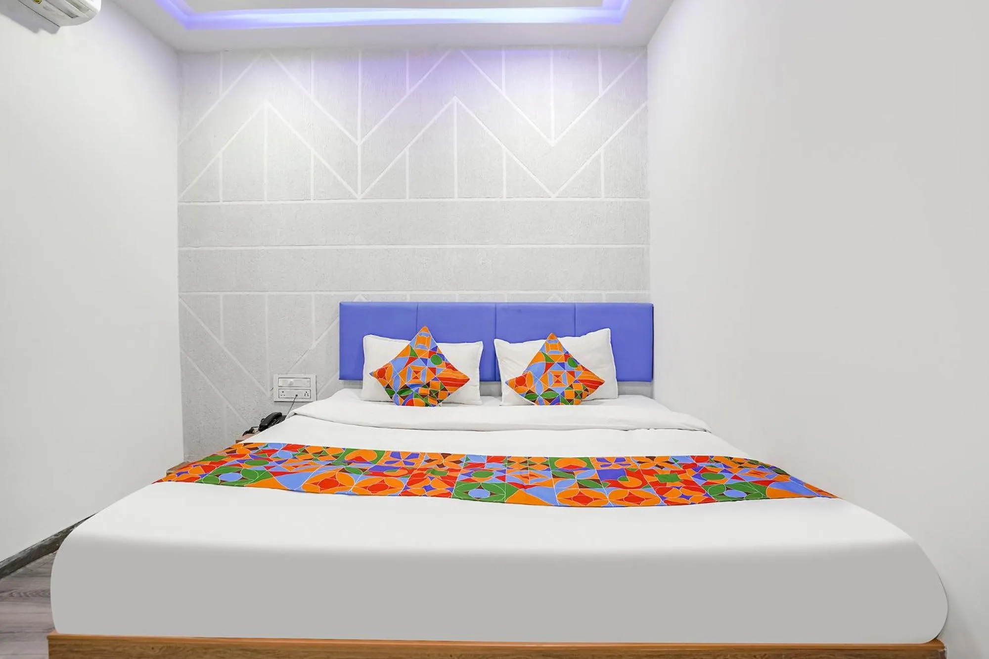 Bed in FabHotel Vrundavan, Athwa