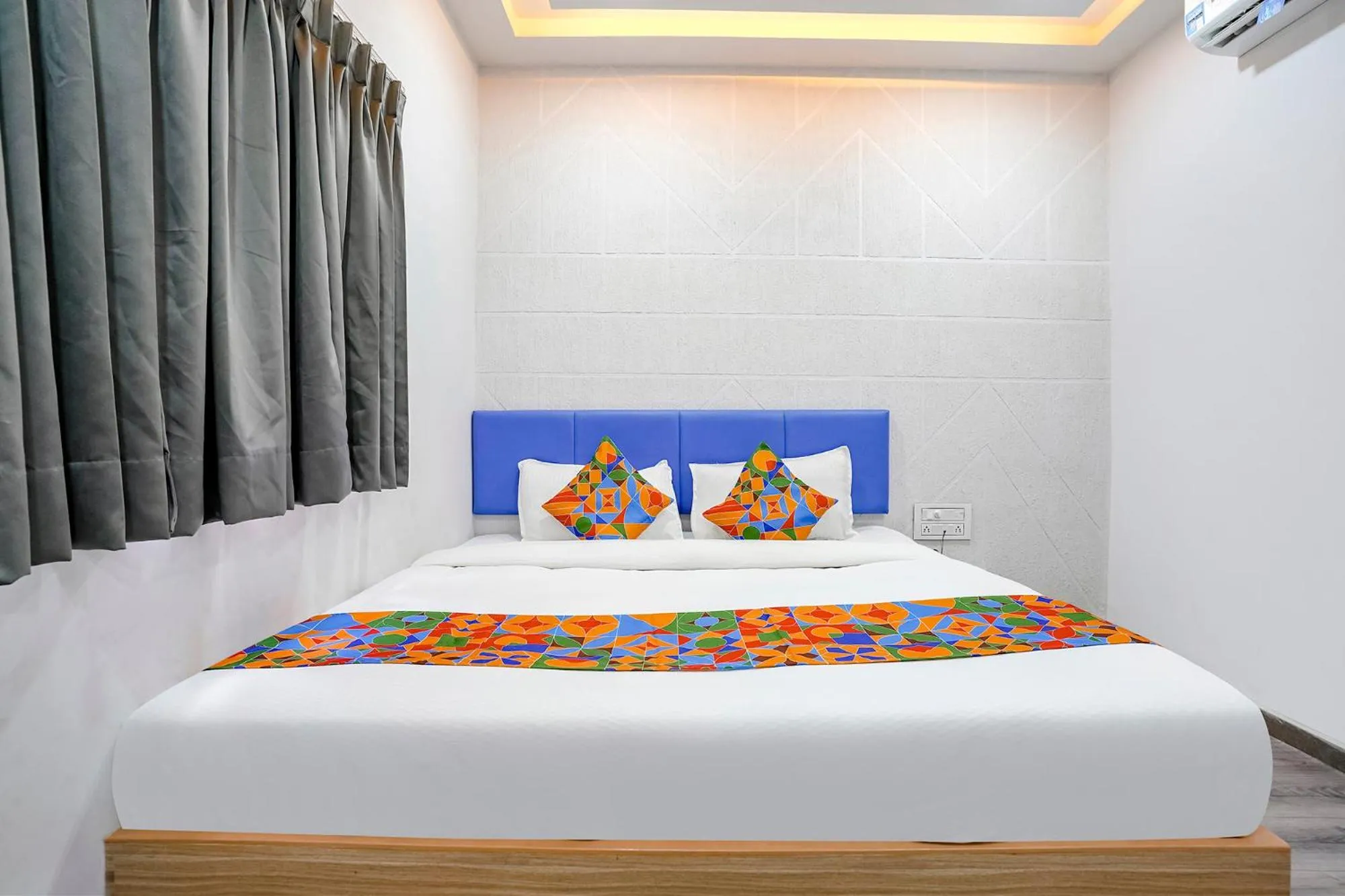 Bed in FabHotel Vrundavan, Athwa