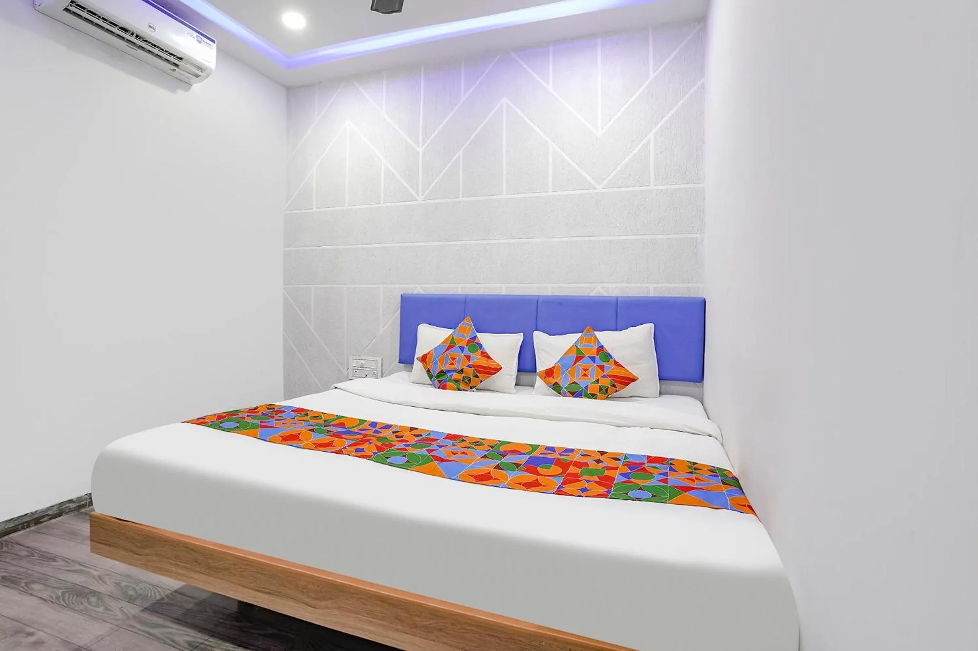 Photo of the whole room, Bed in FabHotel Vrundavan, Athwa
