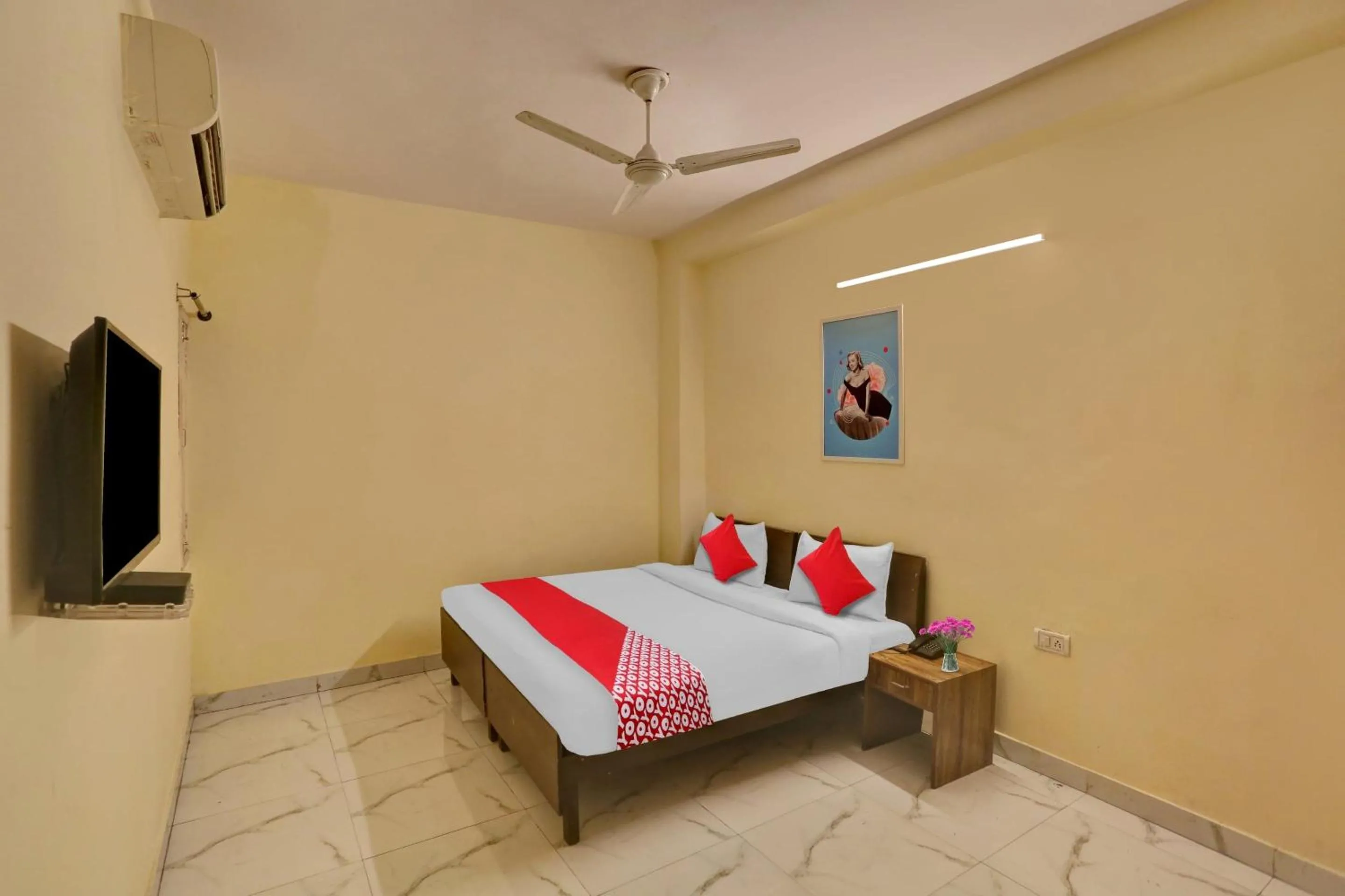 Bedroom, Bed in Hotel O Raas Near Hira Sweet