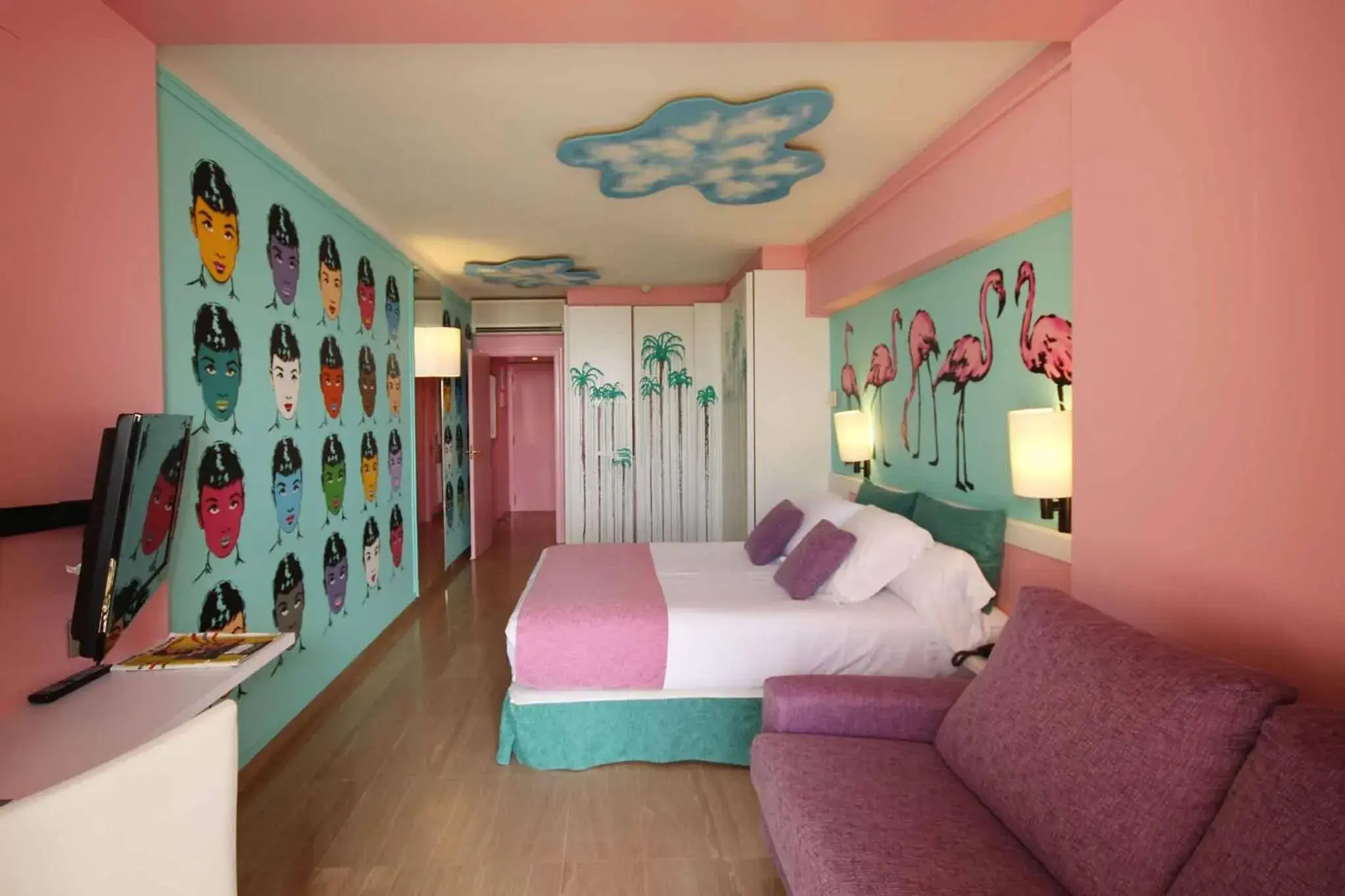 Photo of the whole room, Bed in Estela Barcelona Photo of the whole room, Bed in Estela Barcelona