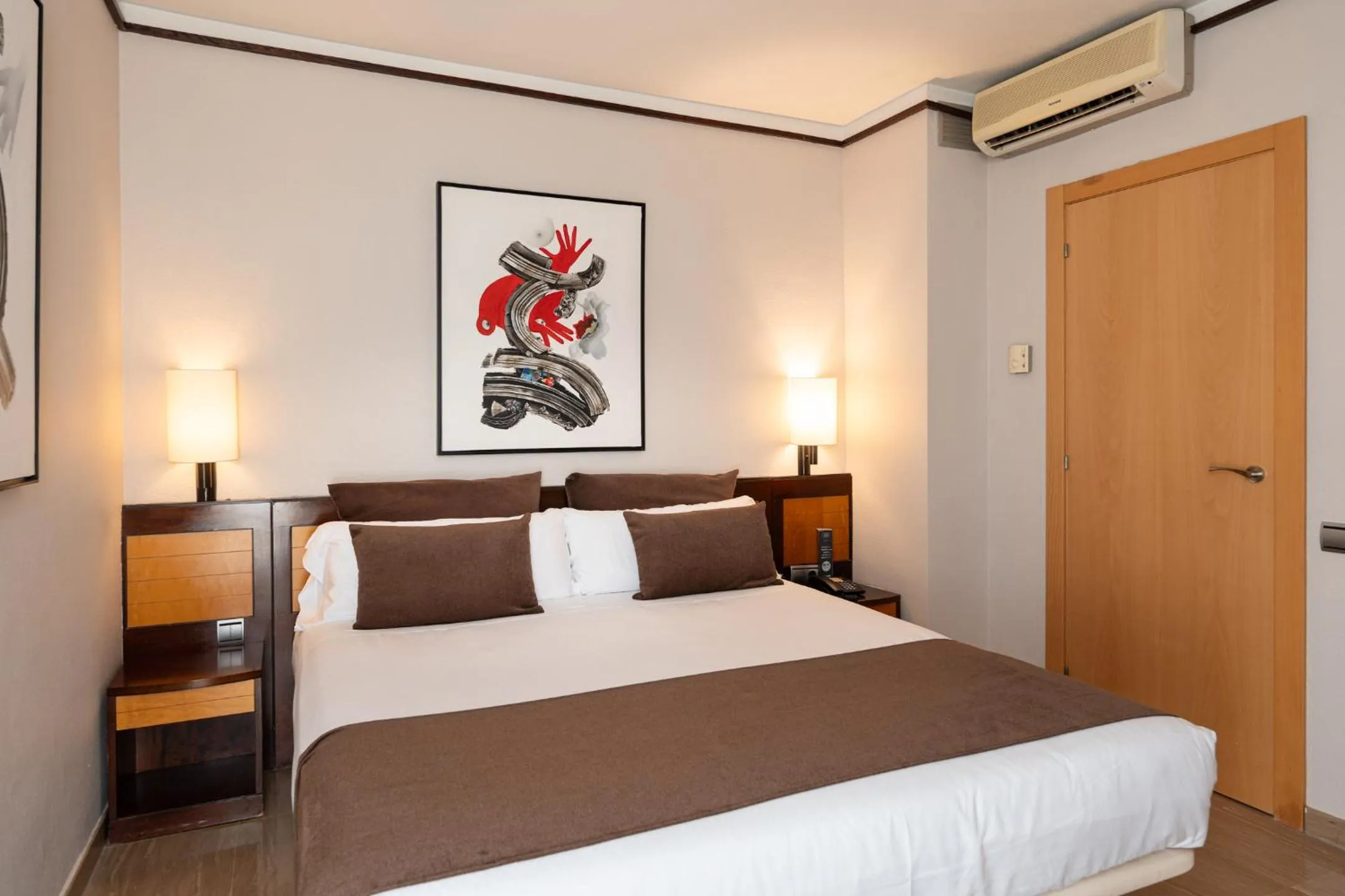 Bed in Estela Barcelona