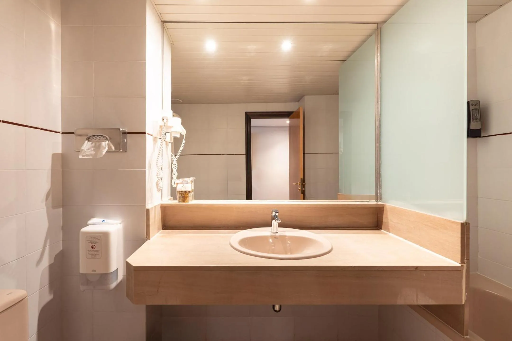 Bathroom in Estela Barcelona