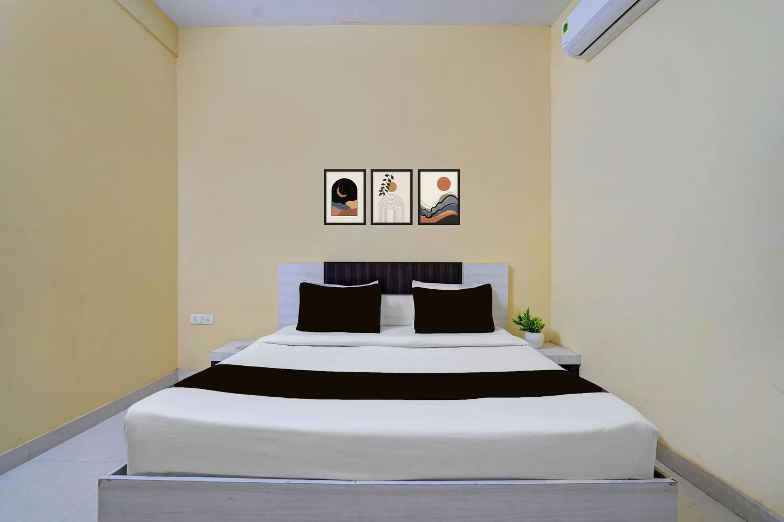 Bedroom, Bed in Hote O IIIT Square Bhubaneswar Formerly Sri Krishna Palace