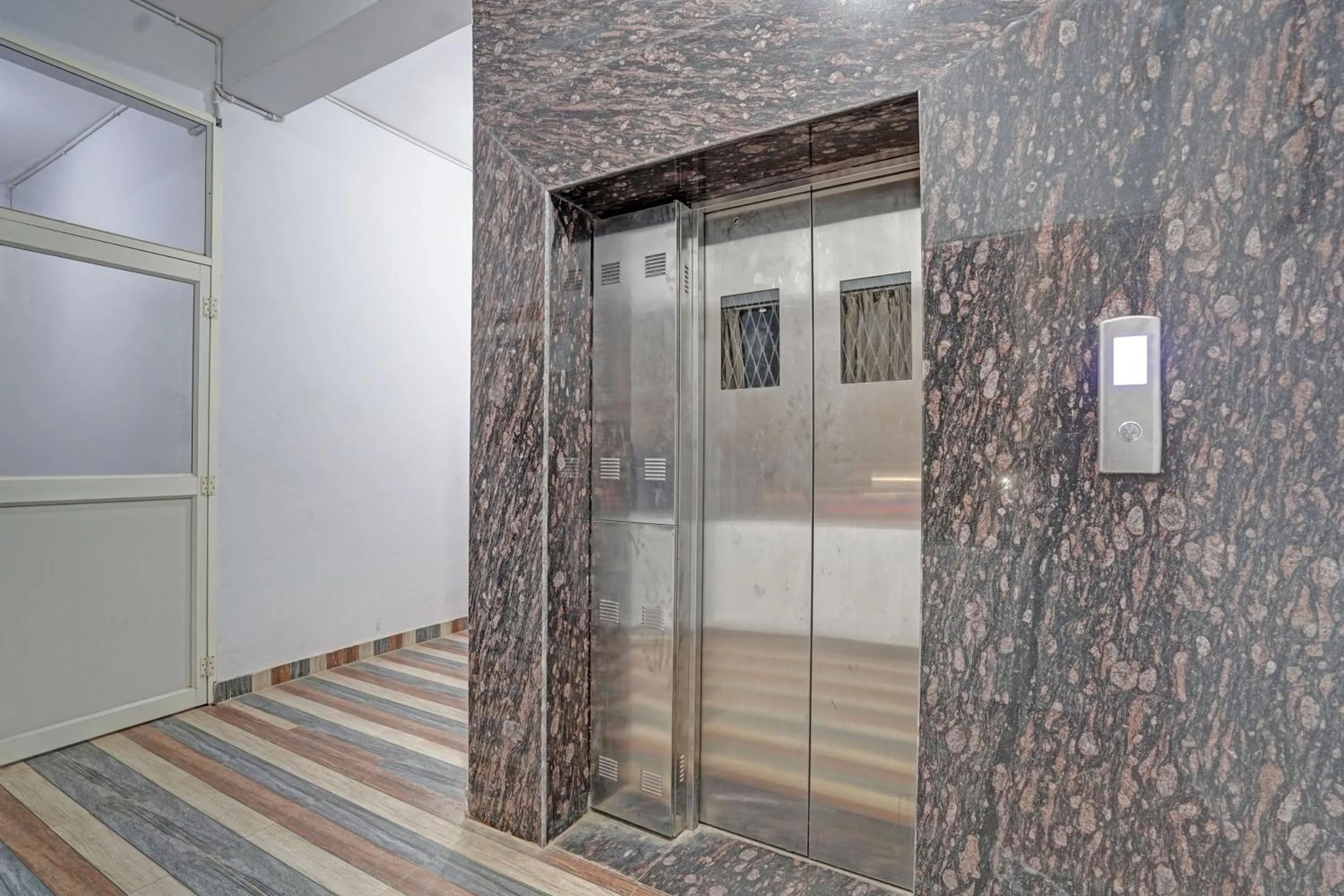 Lobby or reception in Hote O IIIT Square Bhubaneswar Formerly Sri Krishna Palace