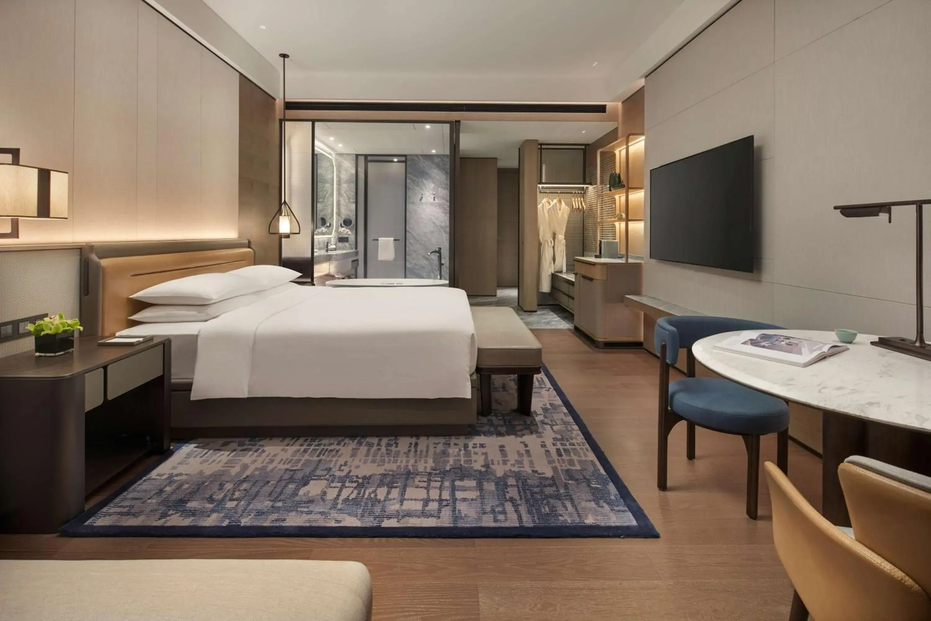 Bedroom, Bed in Hyatt Regency Hangzhou International Airport Bedroom, Bed in Hyatt Regency Hangzhou International Airport