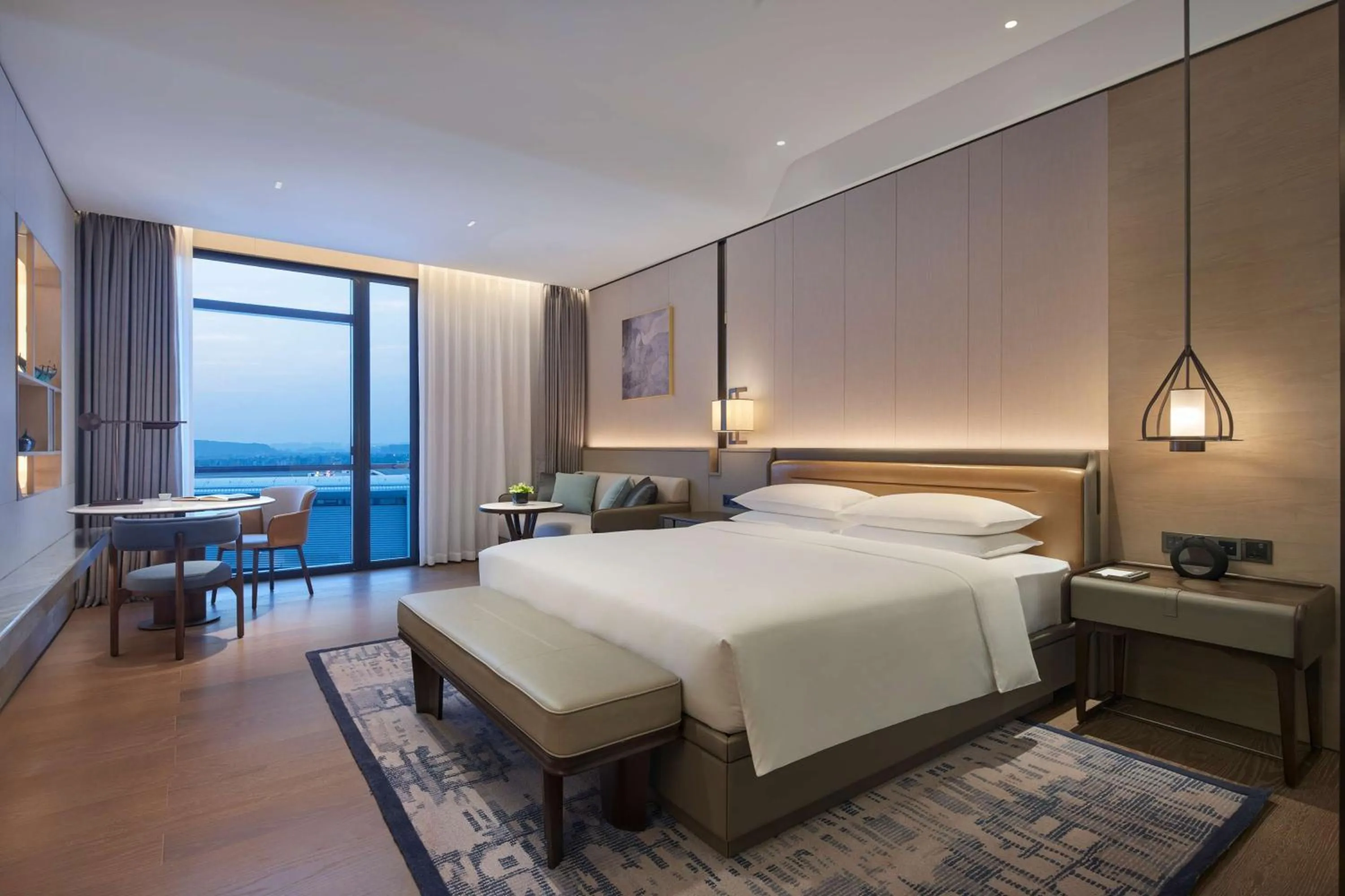 Bedroom, Bed in Hyatt Regency Hangzhou International Airport